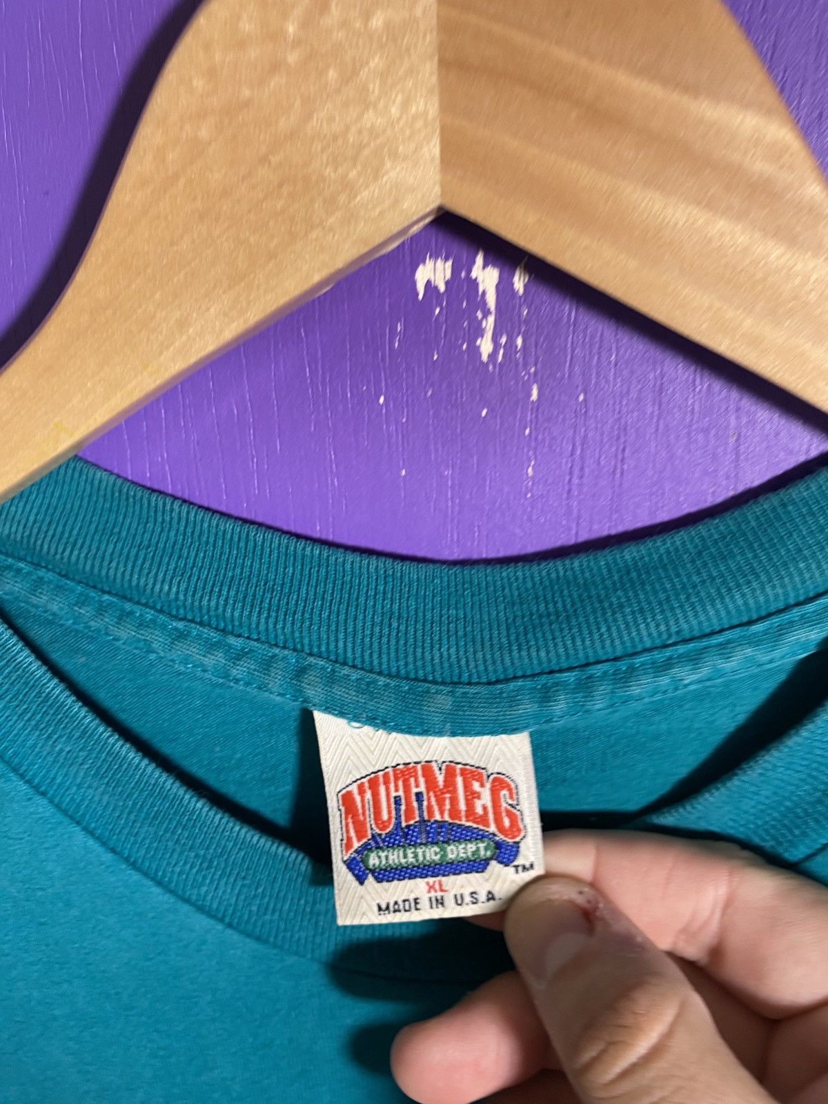 NBA × Nutmeg × Vintage Vintage 90s Nutmeg Charlotte hornets logo t-shirt Size US XL / EU 56 / 4 - 4 Thumbnail