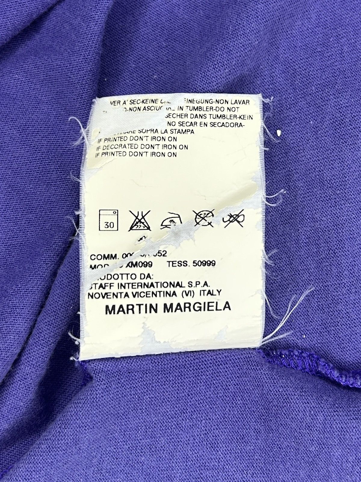 Maison Margiela F/W 05 AIDS Charity T-Shirt Size US S / EU 44-46 / 1 - 9 Thumbnail