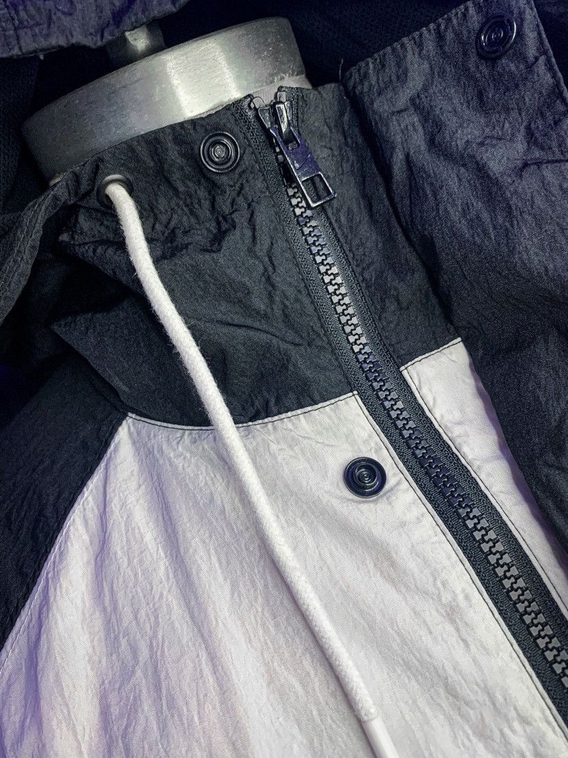 Nike Nike Woven Hooded Jacket Size US L / EU 52-54 / 3 - 5 Thumbnail