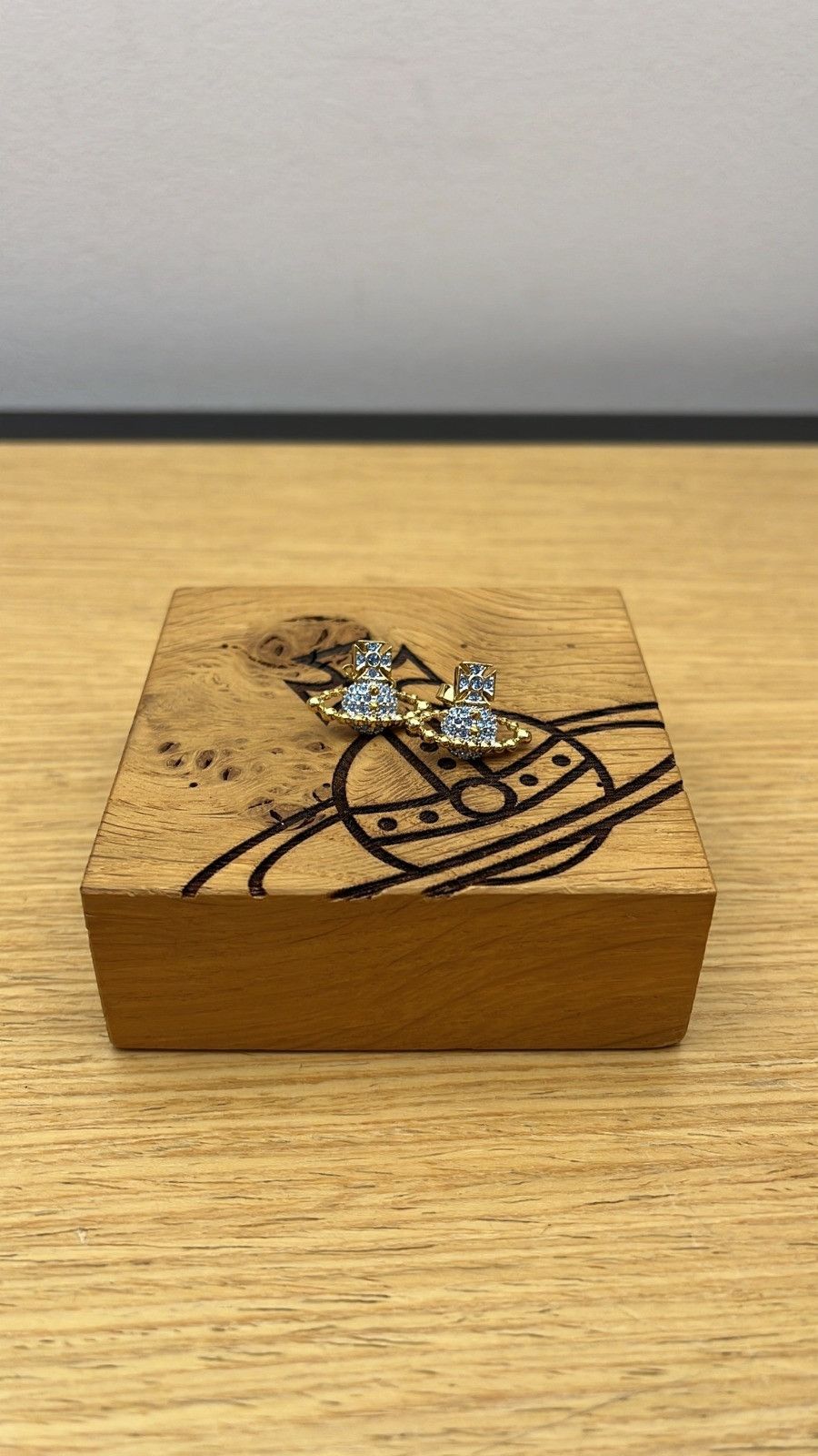 Vivienne Westwood o1f1d3z1025 Size:OS/Lena Bas Relief Earrings Gold/Light Blue Size ONE SIZE - 1 Preview