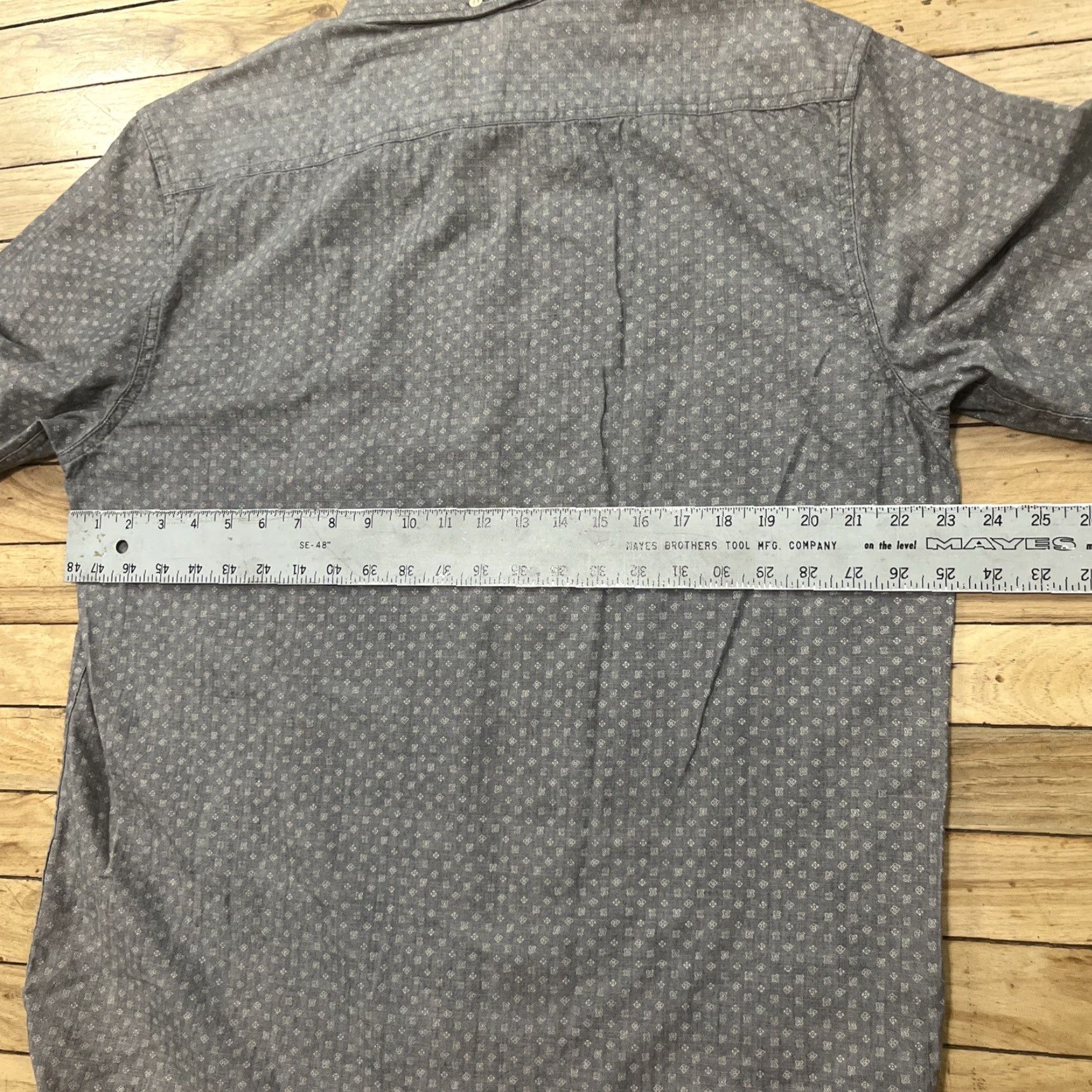 Quiksilver QUIKSILVER Button Shirt Men XL Gray Abstract Talisman Western Skate Oxford Shirt, Button-Up, Casual, Modern, 100% Cotton, Regular Fit, Gray, XL, Men Size US XL / EU 56 / 4 - 4 Thumbnail