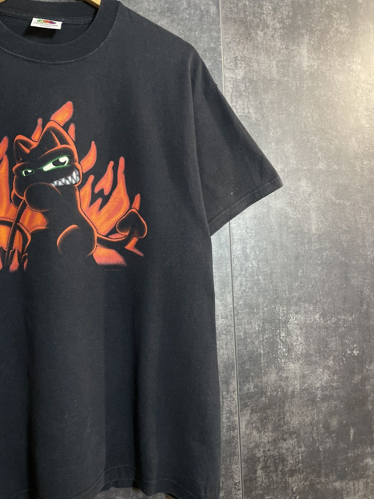 Vintage Vintage Demon Graphic Rock Band Faded T-shirt Y2K Size US L / EU 52-54 / 3 - 3 Thumbnail