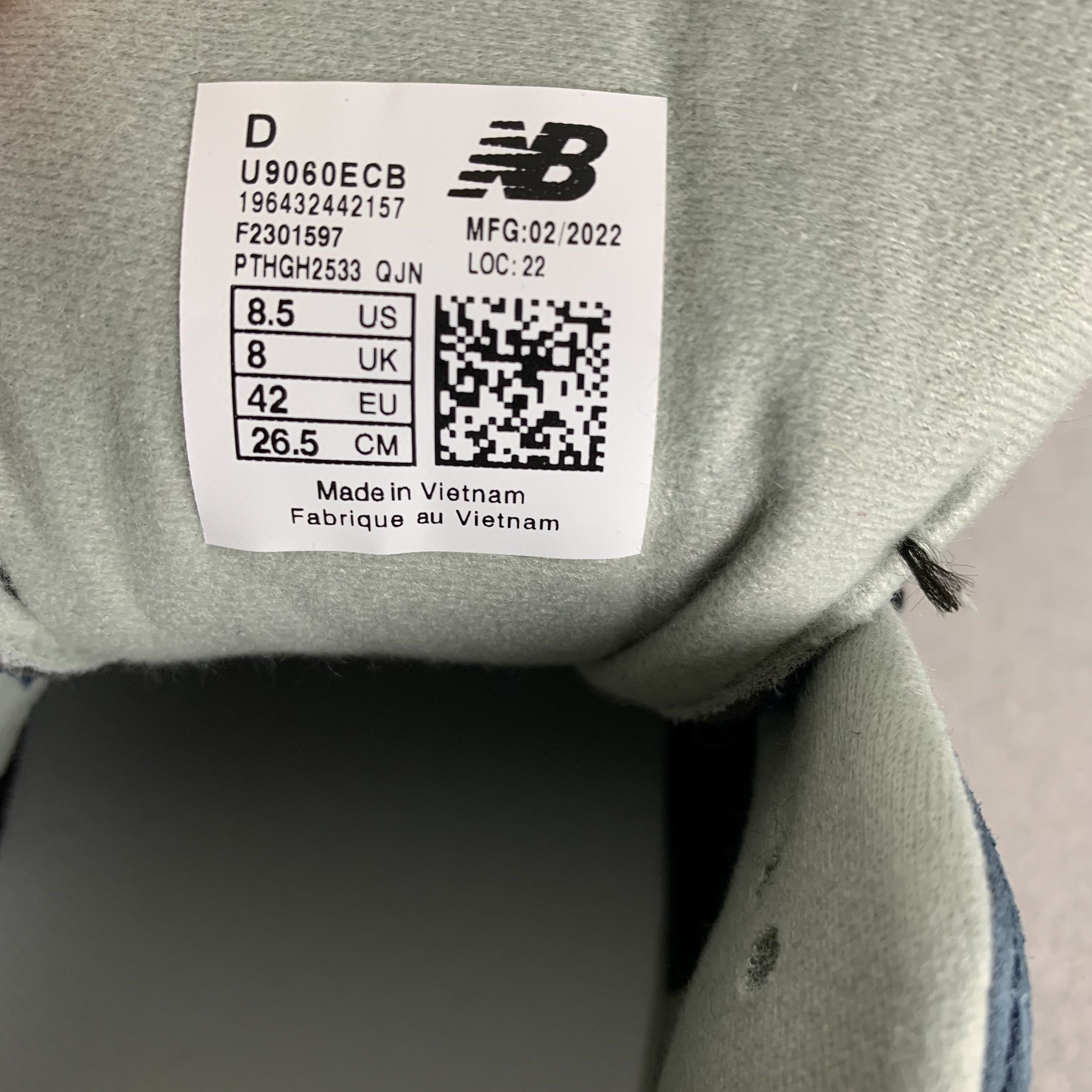 New Balance 9060 Navy White Size US 8.5 / EU 41-42 - 12 Thumbnail