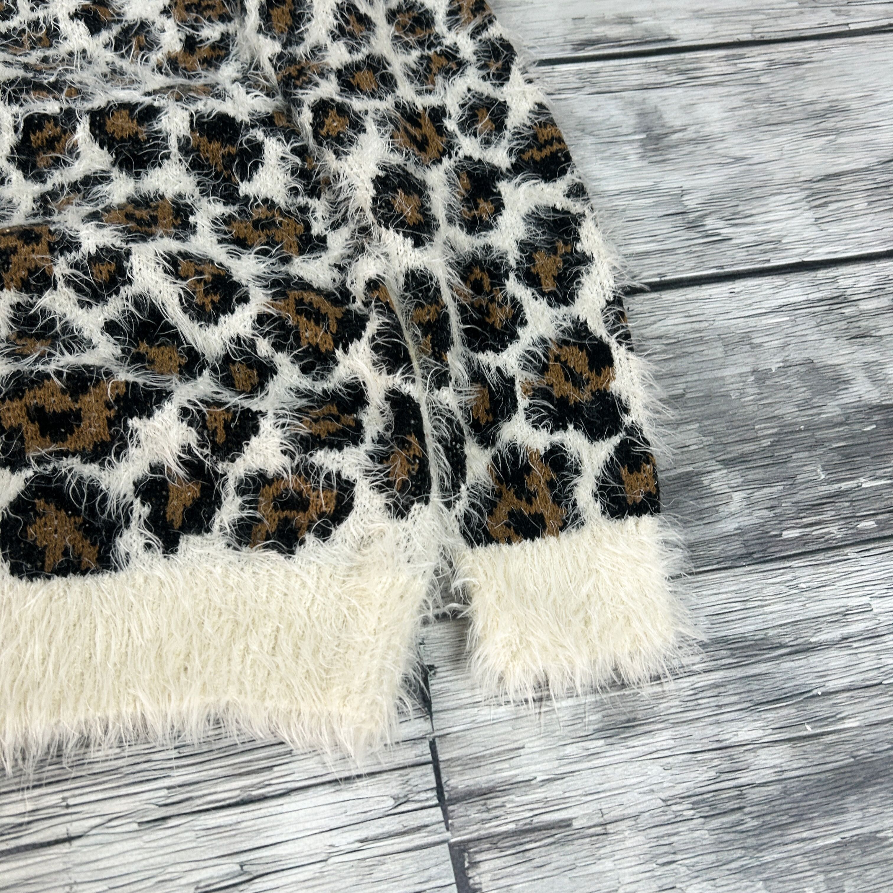 Japanese Brand Leopard Knit Sweater Fuzzy Soft Grunge Coquette Y2K Core Size US S / EU 44-46 / 1 - 5 Thumbnail