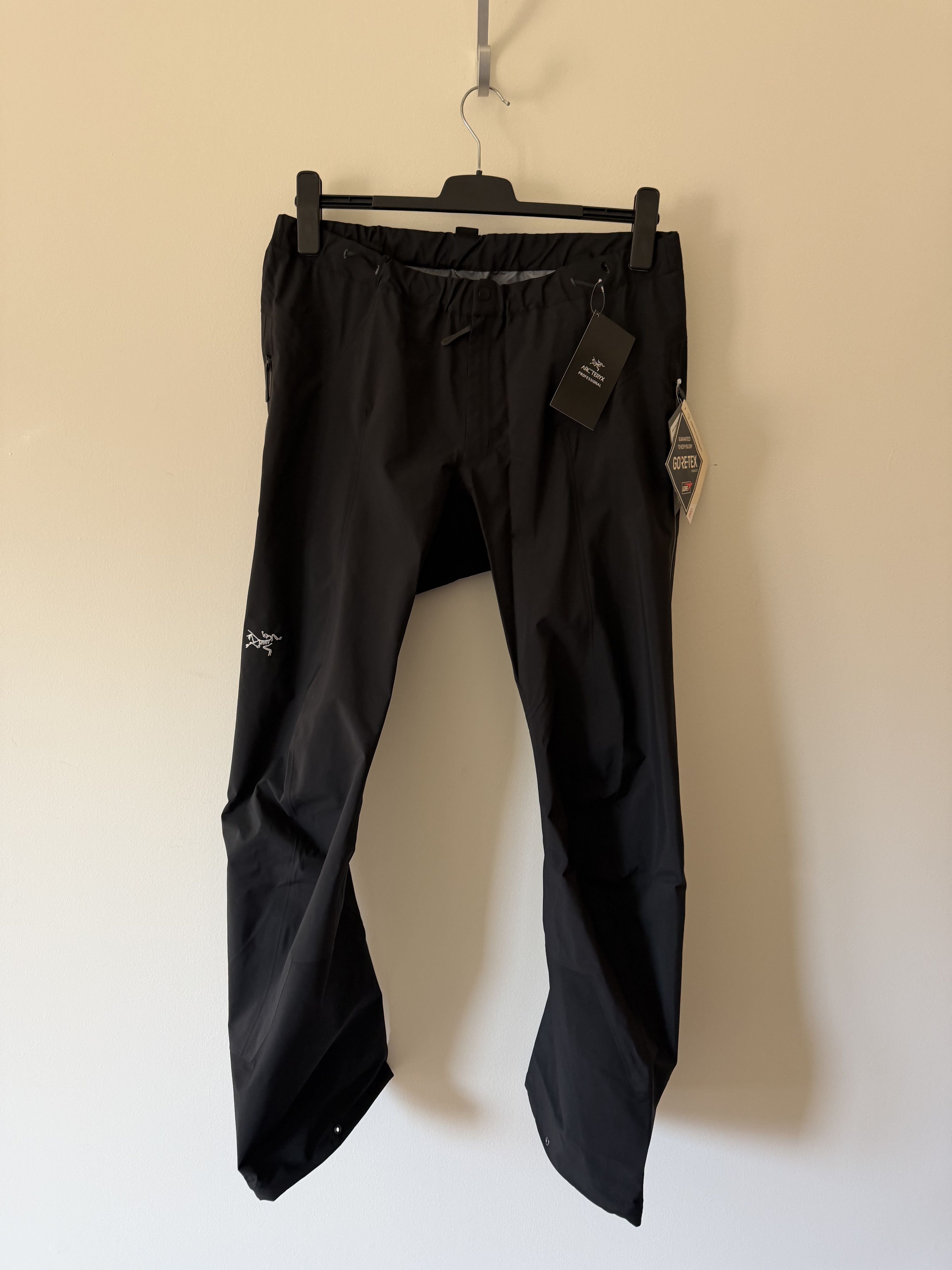 Arc'teryx Arc'Teryx Pro Alpine Guide Pants in Black Size US 34 / EU 50 - 1 Thumbnail