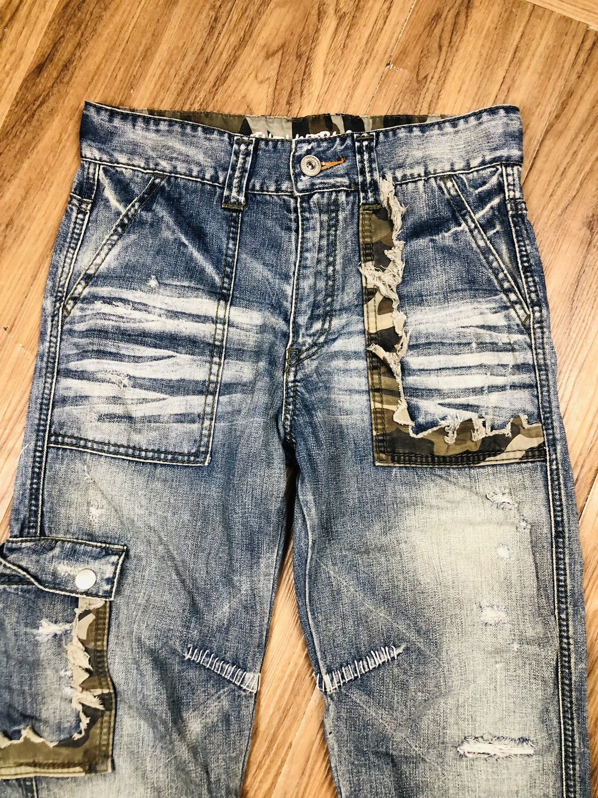 Twenty TWENTY WORKS Distressed Camo Jeans (38) Size US 31 - 3 Thumbnail