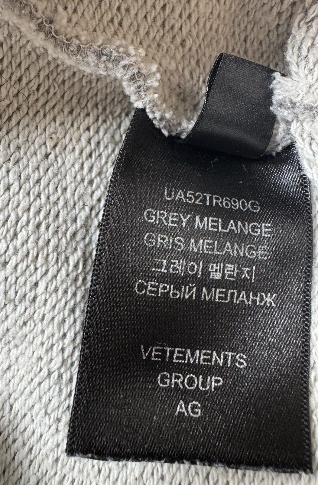 Vetements Cutest Of The Fruits "Fruit Of The Loom" Knockoff Sweater Size US S / EU 44-46 / 1 - 8 Thumbnail