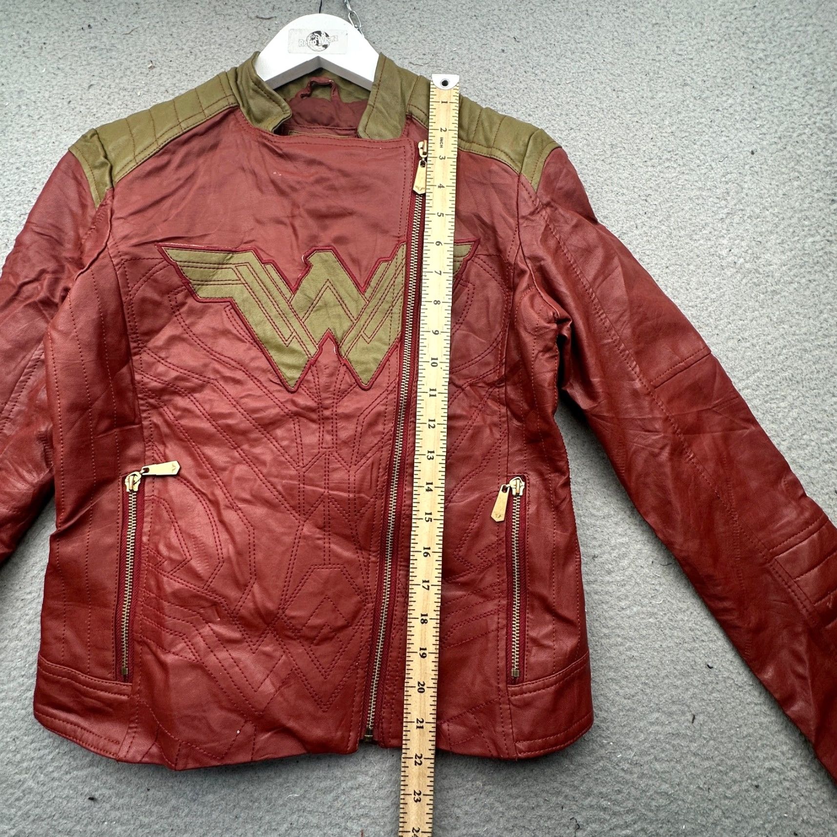 DC Comics VINTAGE Wonder Woman Robe Factory Faux Leather Moto Zip Jacket Womens Medium Red Maroon DC Comics Bomber Jacket Womens M Red Maroon Size ONE SIZE - 7 Thumbnail