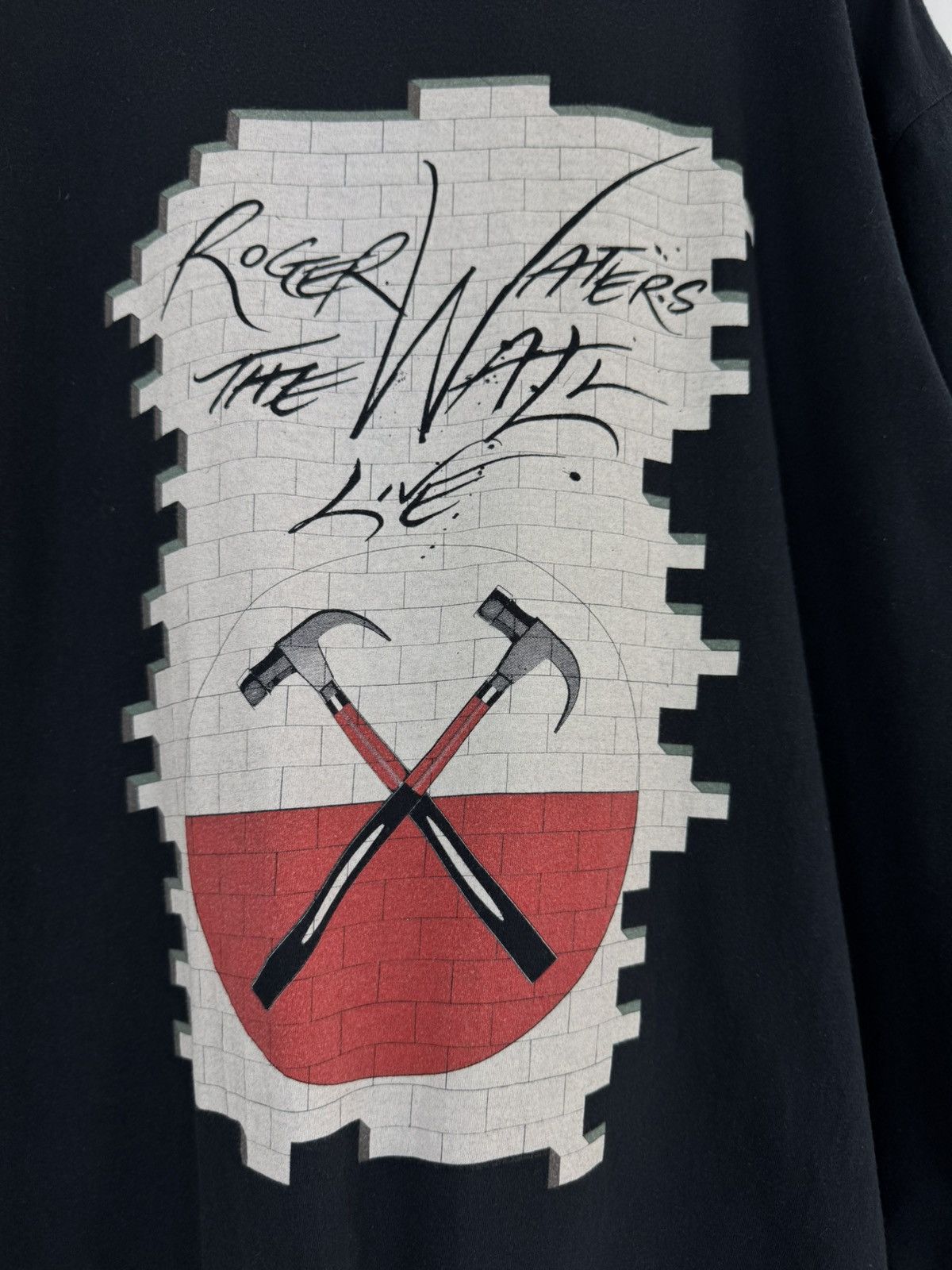 Band Tees 2011 Roger Waters The Wall Live London Tour T-Shirt Size US XL / EU 56 / 4 - 7 Thumbnail