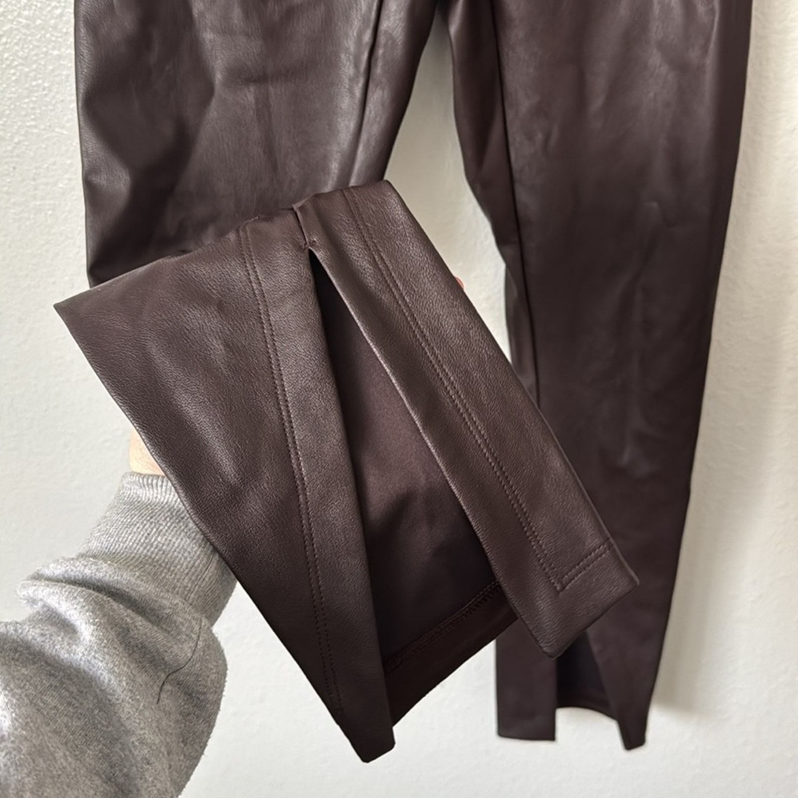 Spanx Spanx S Faux Leather Front Slit Leggings in Cherry Choc. Size 26" / US 2 / IT 38 - 7 Thumbnail