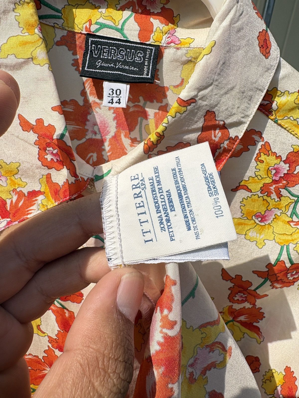 Versace VERSUS Versace flowers printed silk shirt Size M / US 6-8 / IT 42-44 - 14 Thumbnail