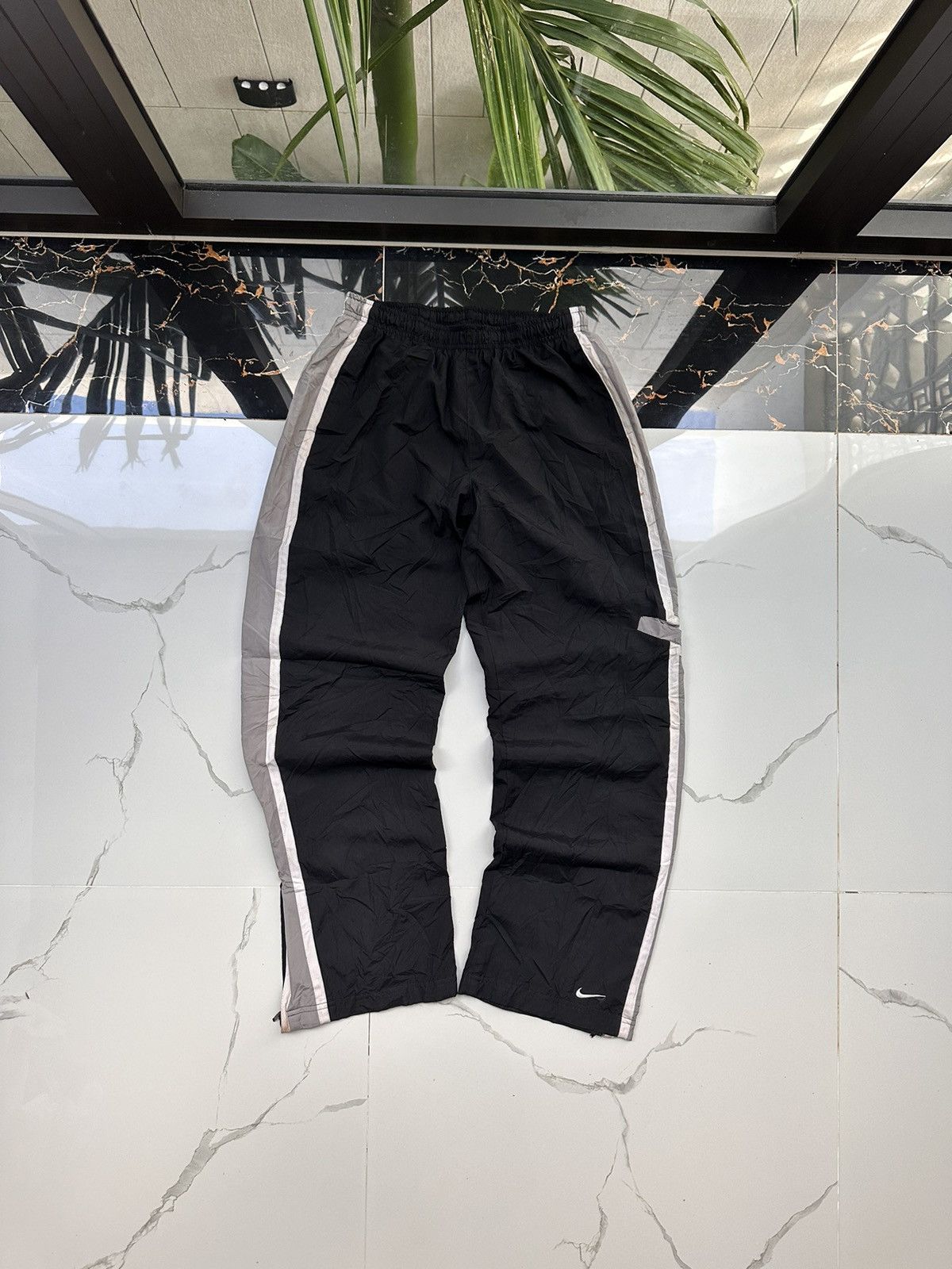 Nike × Vintage NIKE VINTAGE BASIC LOGO STREETWEAR SWEATPANTS Size US 31 - 2 Thumbnail