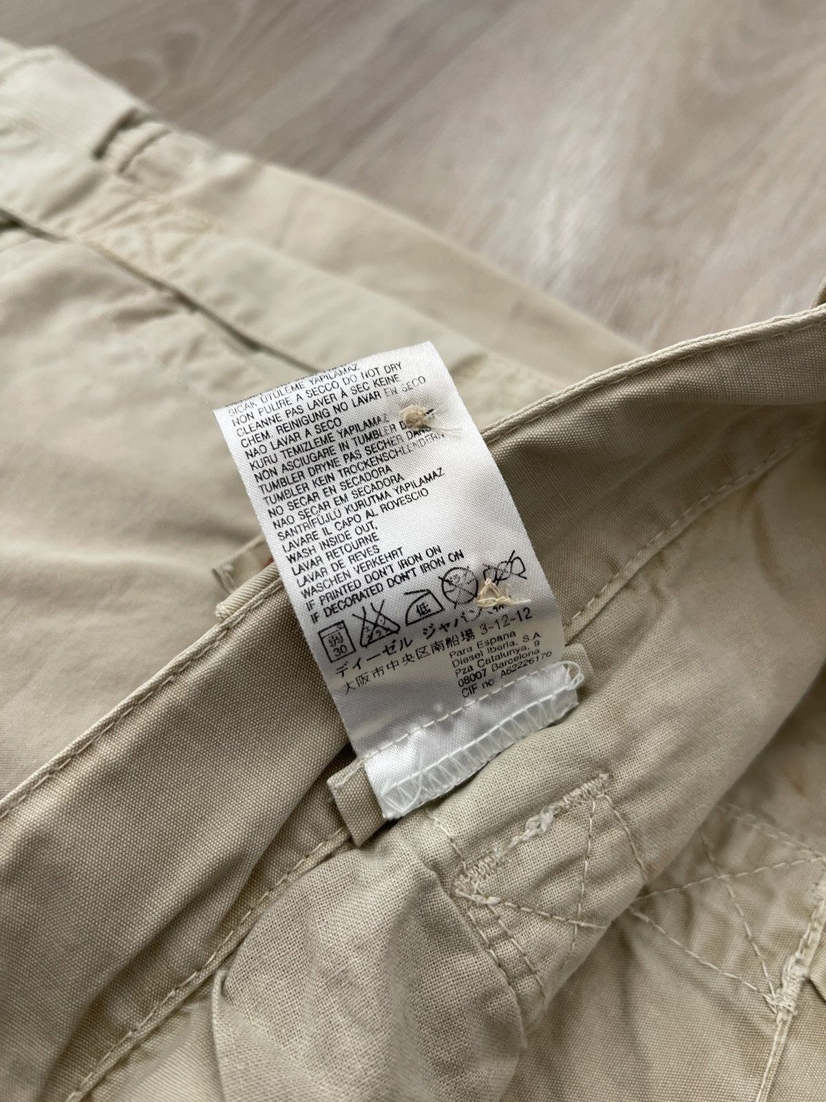 Diesel 🔥Vintage Diesel cargo shorts size 33 beige Size US 33 - 8 Thumbnail