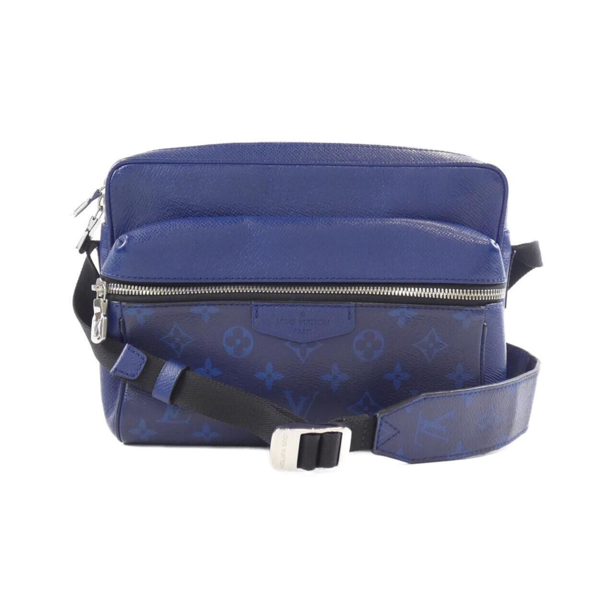 Louis Vuitton Taiga Lama Outdoor Messenger Pm M30242 Shoulder Bag, Women's