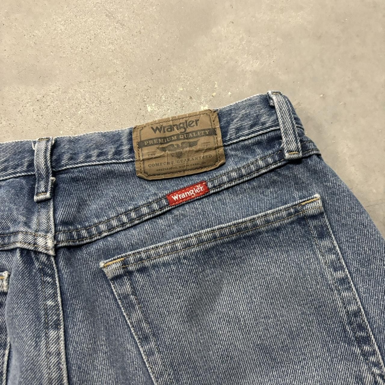 Japanese Brand × Vintage Crazy Vintage Y2K/2000s Grunge Medium Wash Essential Denim Jeans! Size US 32 / EU 48 - 7 Thumbnail