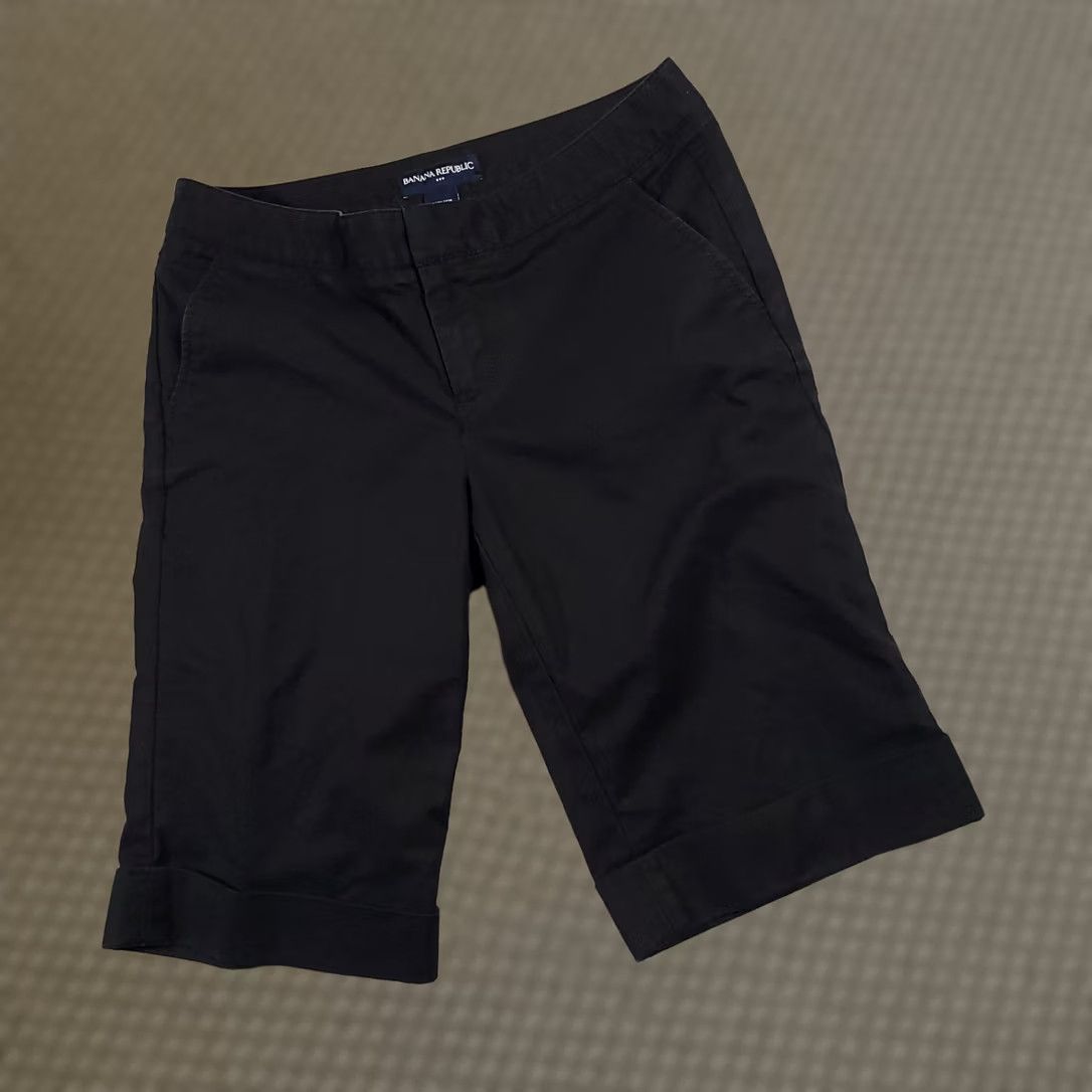 Banana Republic Banana Republic Bermuda Shorts Women's 4 Navy Blue Stretch Pockets Cuffed Regular Rise Low Inseam 11 in Flat Front Zip Front Machine Washable- Blue Size 27" / US 4 / IT 40 - 1 Thumbnail