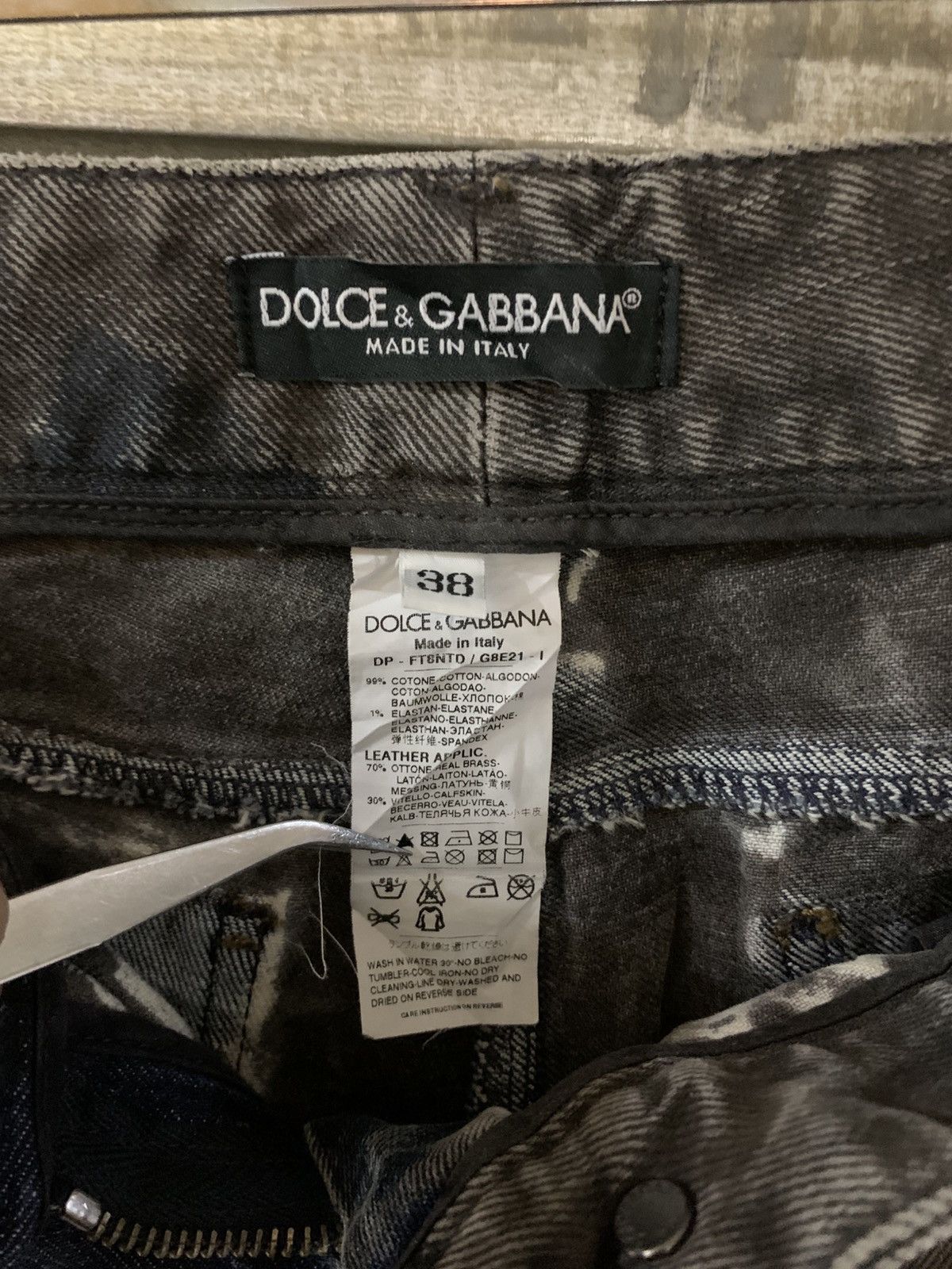Dolce & Gabbana Dolce & gabbana denim bleach wash jeans Size 26" / US 2 / IT 38 - 11 Thumbnail
