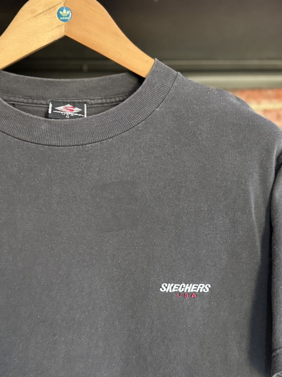 SKECHERS Vintage 90s Skechers Photo Tee Faded Size US M / EU 48-50 / 2 - 9 Thumbnail