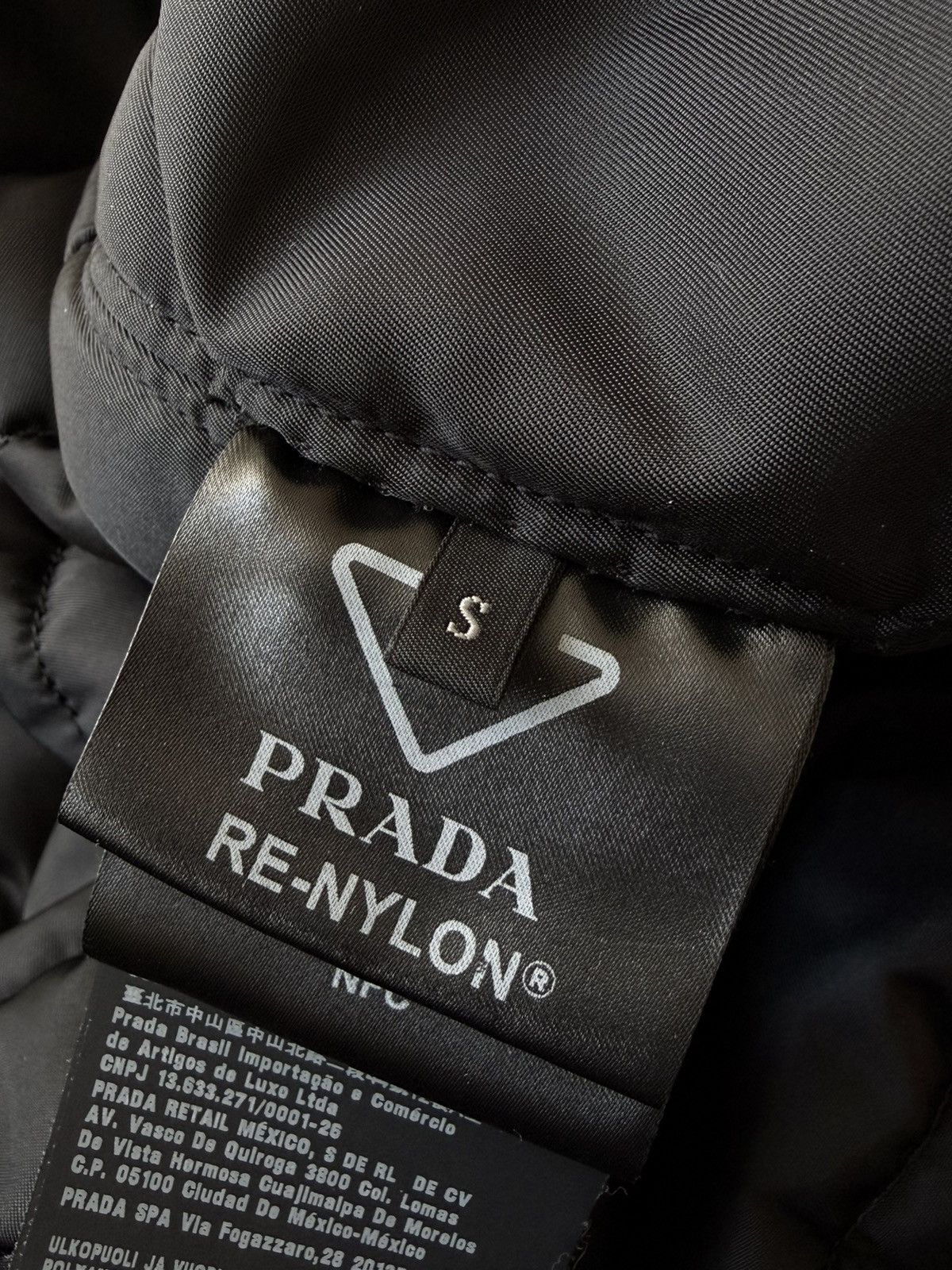 Prada Prada A/W 2022 Re-Nylon Black Bomber Jacket Size US S / EU 44-46 / 1 - 9 Thumbnail