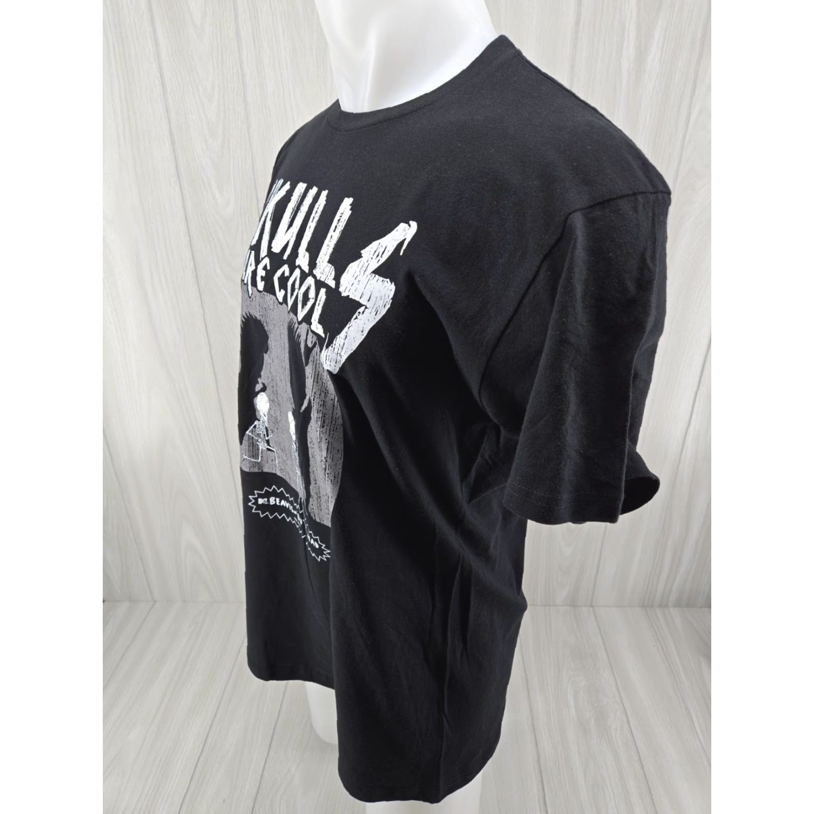 Vintage Beavis and Butthead Beavis and Butthead Skulls are Cool Black T-shirt Size Large T-Shirt Mens Graphic Tee Skull 90s Size US L / EU 52-54 / 3 - 5 Thumbnail