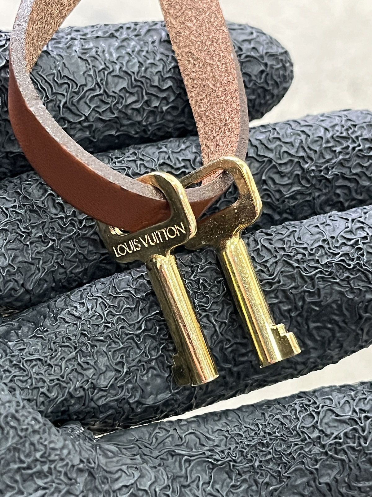 Louis Vuitton Louis Vuitton Leather Bag Charm (unisex) Size ONE SIZE - 9 Thumbnail