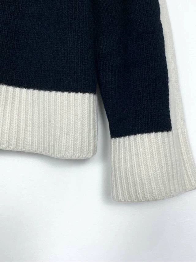 Dior Dior Alphanumeric pattern round-neck cashmere blended knitt Size XS / US 0-2 / IT 36-38 - 4 Thumbnail
