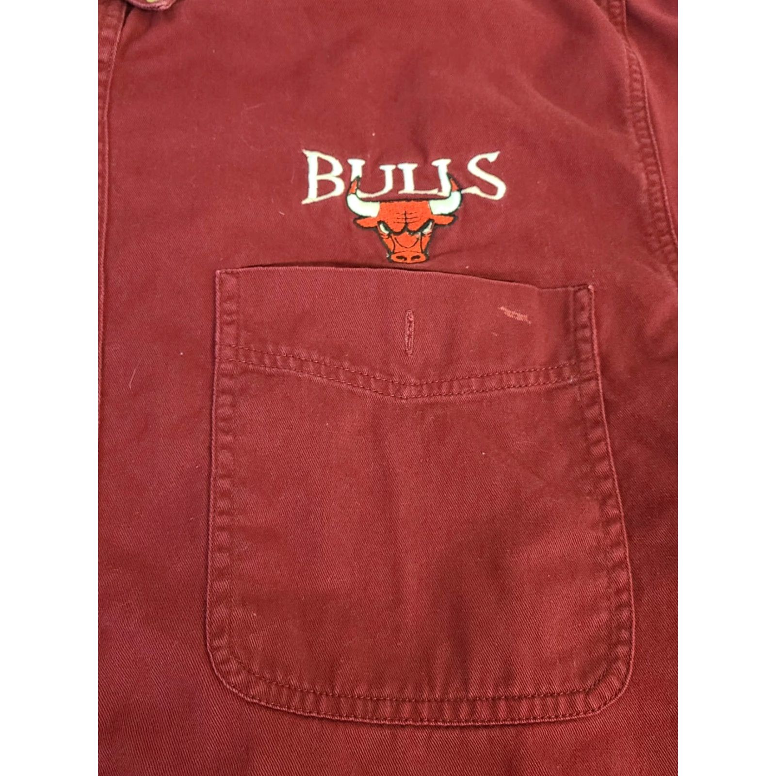 Logo 7 CSA Chicago Bulls Fan Shirt Button-Front L Red Mens Bulls Logo Casual Shirt Size US L / EU 52-54 / 3 - 2 Thumbnail
