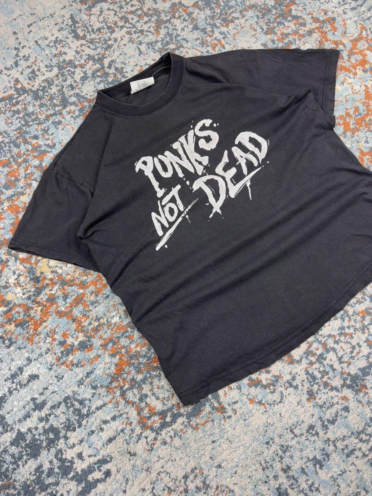 Band Tees × Vintage Vintage 90s Punks not dead anarchy symbol boxy cropped tee Size US L / EU 52-54 / 3 - 3 Thumbnail