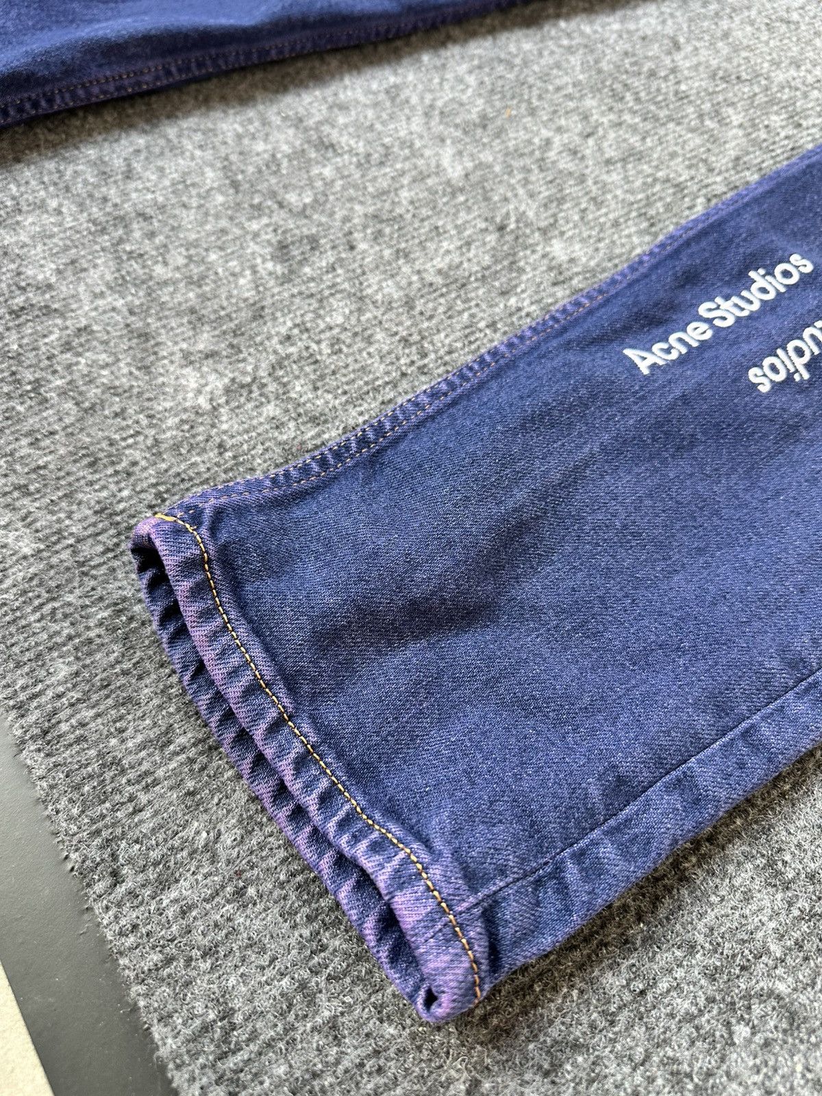 Acne Studios Acne Studios Blå Konst Purple Overdyed Logo Jeans Size US 30 / EU 46 - 3 Thumbnail