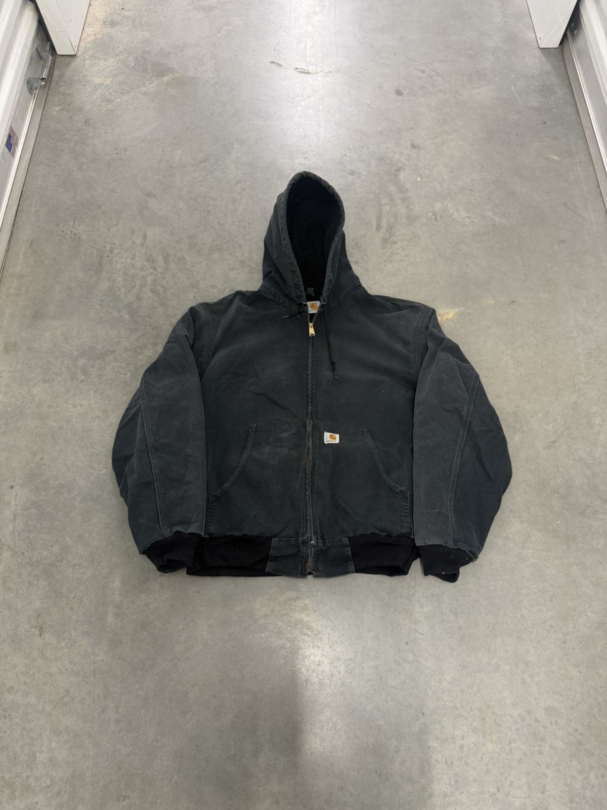Carhartt Carhartt Black Faded Hooded Canvas Jacket USA Made Vintage Size US XL / EU 56 / 4 - 5 Thumbnail
