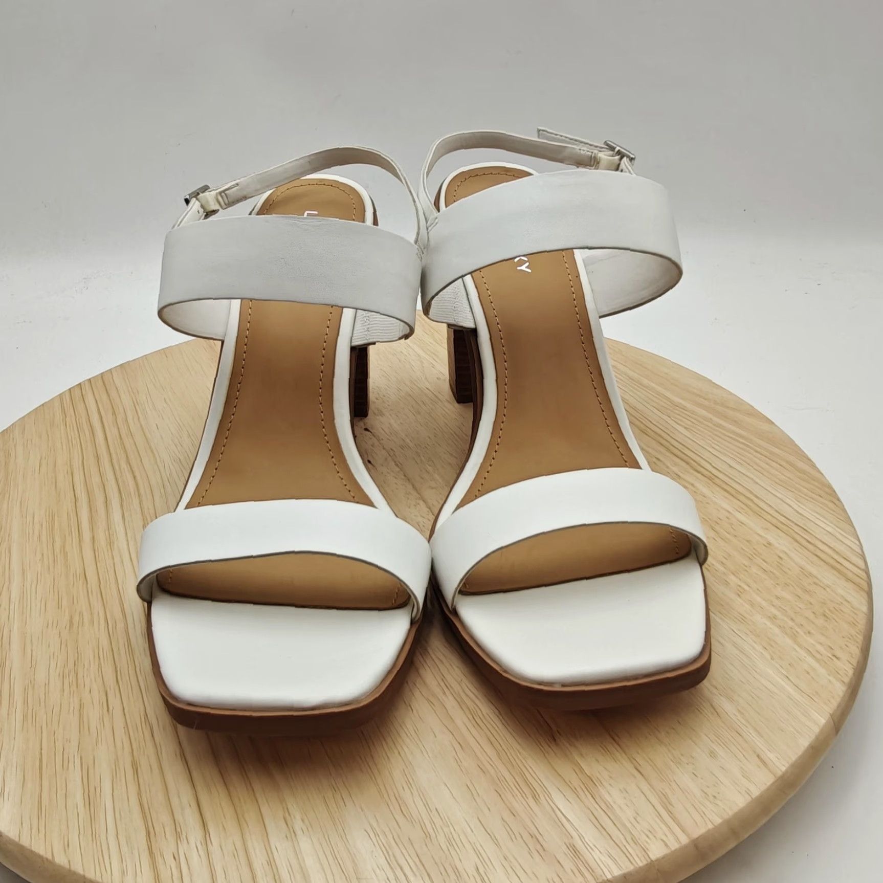 Vintage Lisa Vicky Shoes Womens Slingback Dress Sandals White Size 11 Buckle Adjustable Block Heel 3-3.9in Party/Cocktail Womens Size L / US 10 / IT 46 - 3 Thumbnail