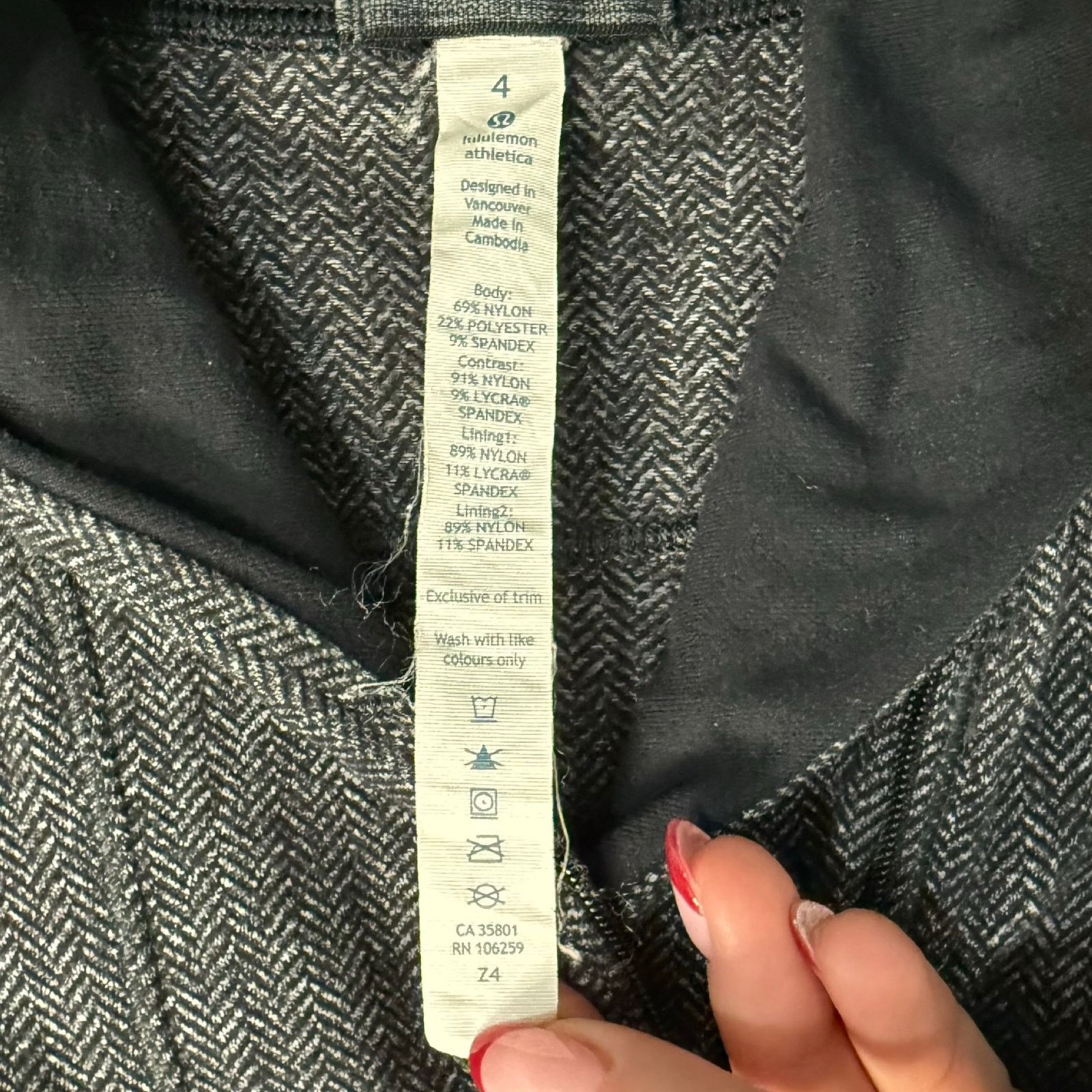 Lululemon Lululemon Think Fast Herringbone Black Gray Pullover Size 4 Size S / US 4 / IT 40 - 3 Thumbnail
