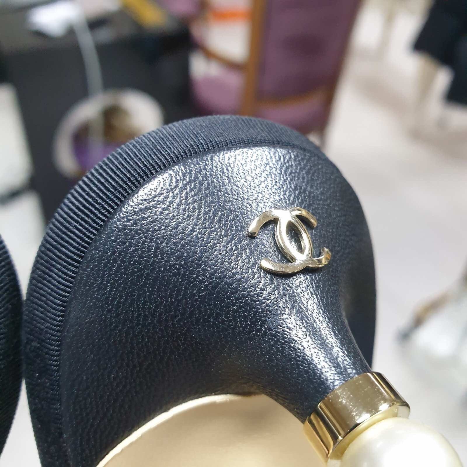 Chanel Chanel 2020 Interlocking CC Logo Mules Sz.40 Size US 9 / IT 39 - 6 Thumbnail