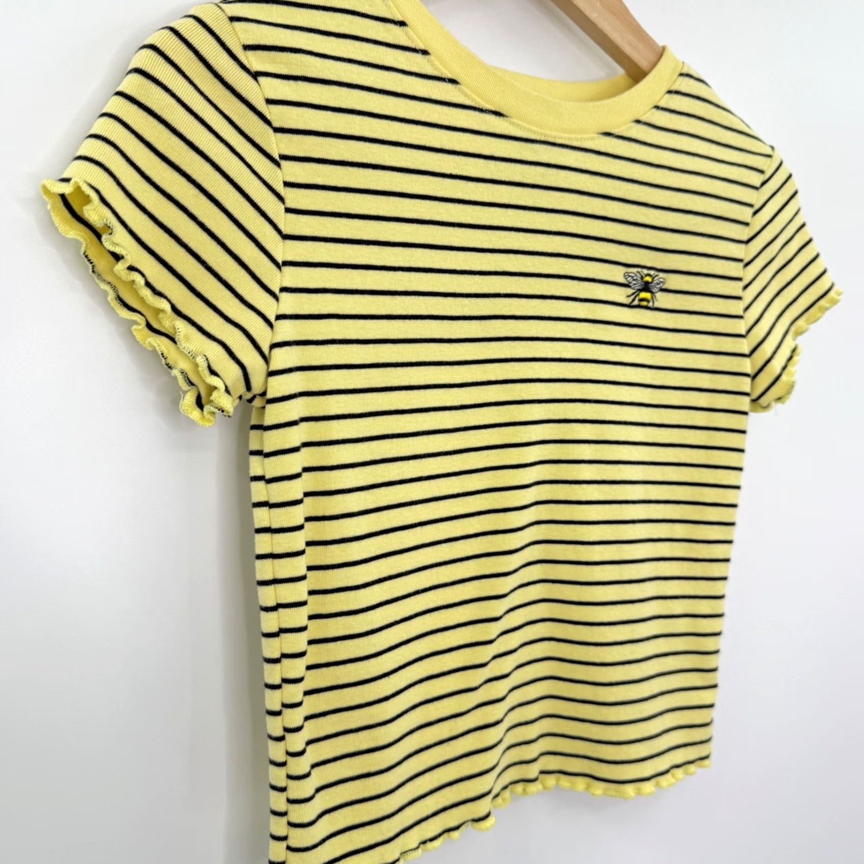 Forever 21 FOREVER 21 Yellow Striped Bee Embroidered Lettuce Edge Crop Top S Women Size S / US 4 / IT 40 - 5 Thumbnail