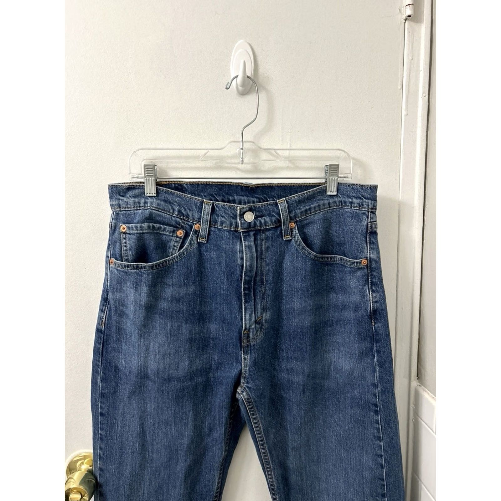 Levi's Levi's 505 Regular Fit Jeans Mens 34x31 Medium Wash Denim Straight Leg Blue Cotton Logo 5-Pocket Size US 34 / EU 50 - 7 Thumbnail