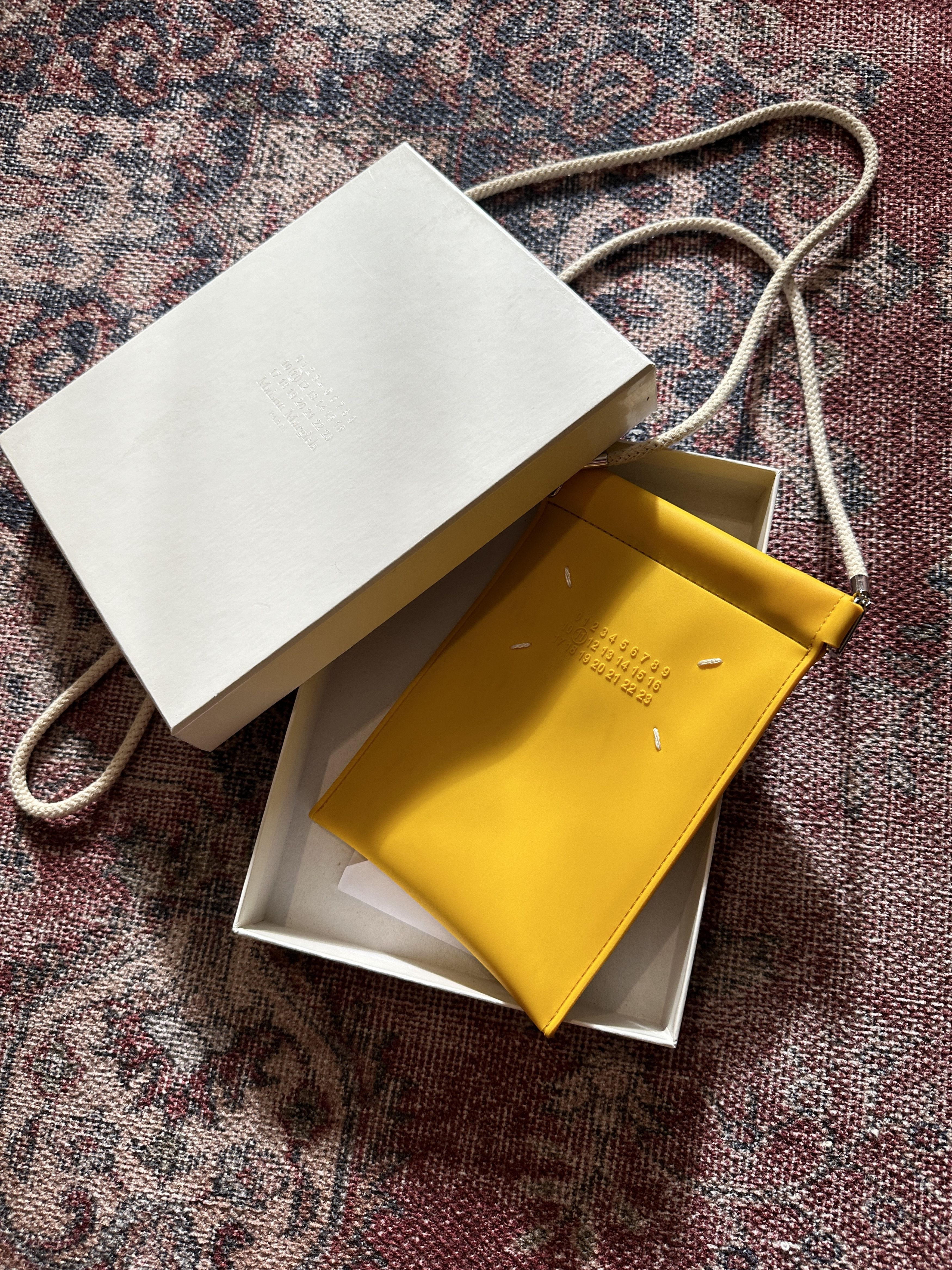 Maison Margiela Maison Margiela Logo Rubber Phone Pouch Case In Yellow Size ONE SIZE - 12 Thumbnail