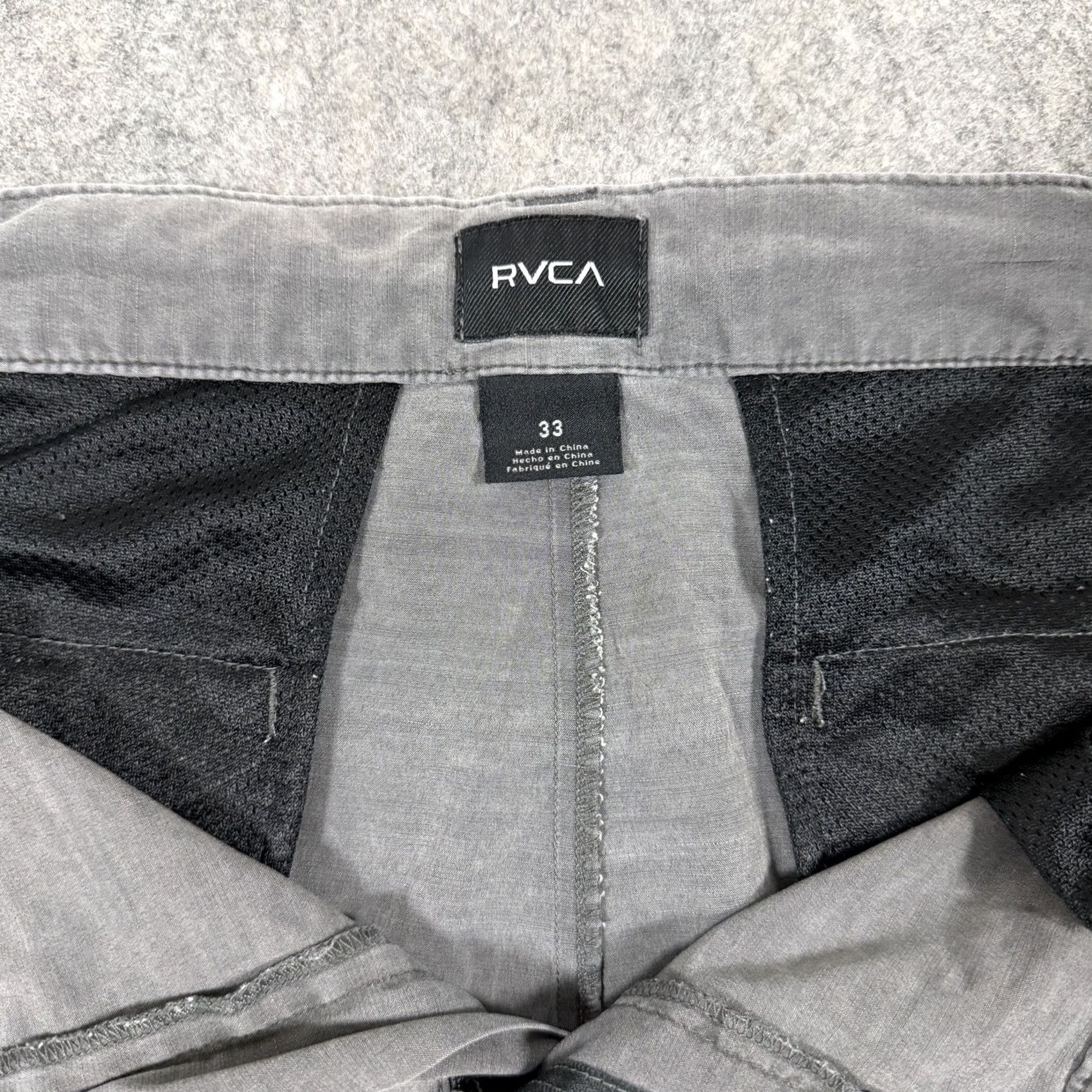 RVCA RVCA Casual Outdoor Chino Shorts Men's 33 Gray Dark 90s City Rock Outdoor Modern USA Regular Mens Shorts Size US 33 - 3 Thumbnail