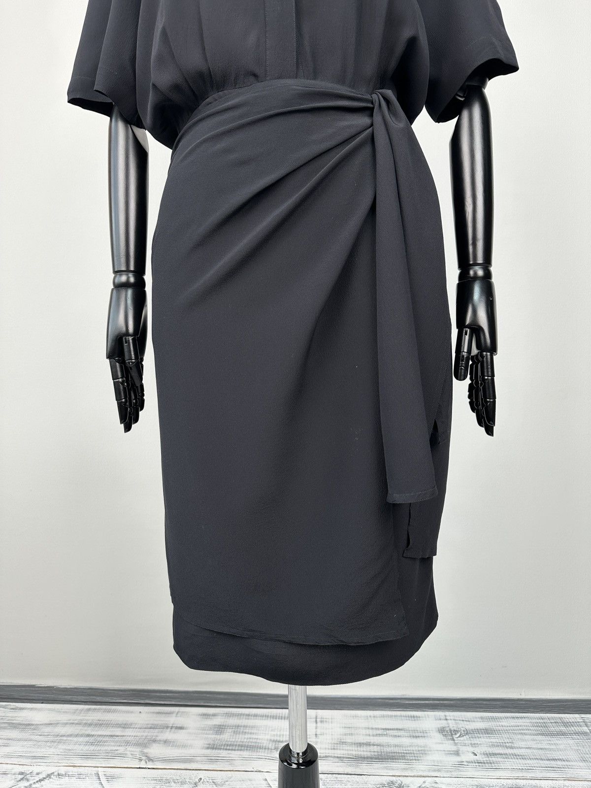 Salvatore Ferragamo SALVATORE FERRAGAMO 100% Silk Crepe Wrap Button Dress Black Size M / US 6-8 / IT 42-44 - 7 Thumbnail