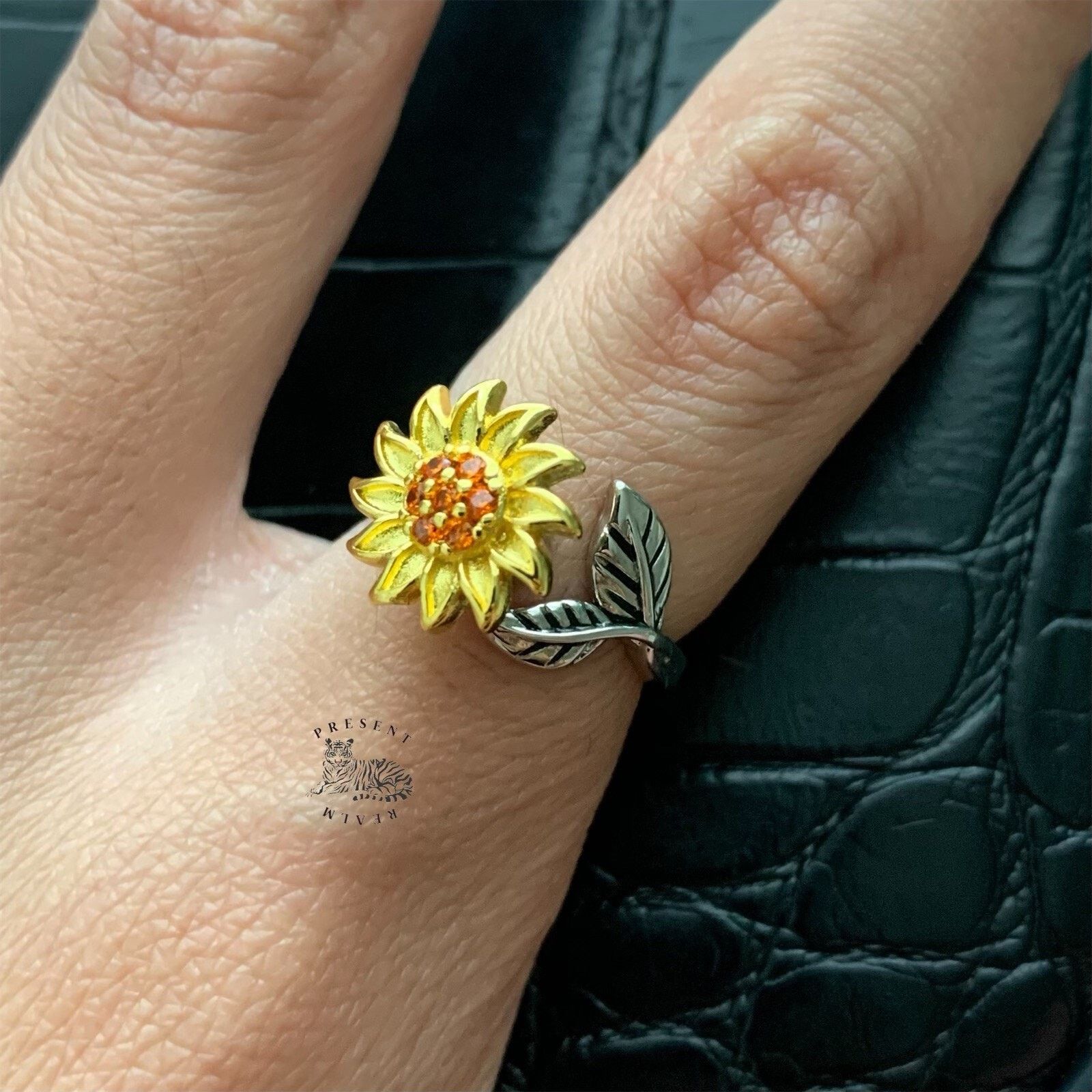 Jewelry × Vintage Sunflower Fidget Ring, Spinner Ring, Adjustable Ring Size ONE SIZE - 5 Thumbnail
