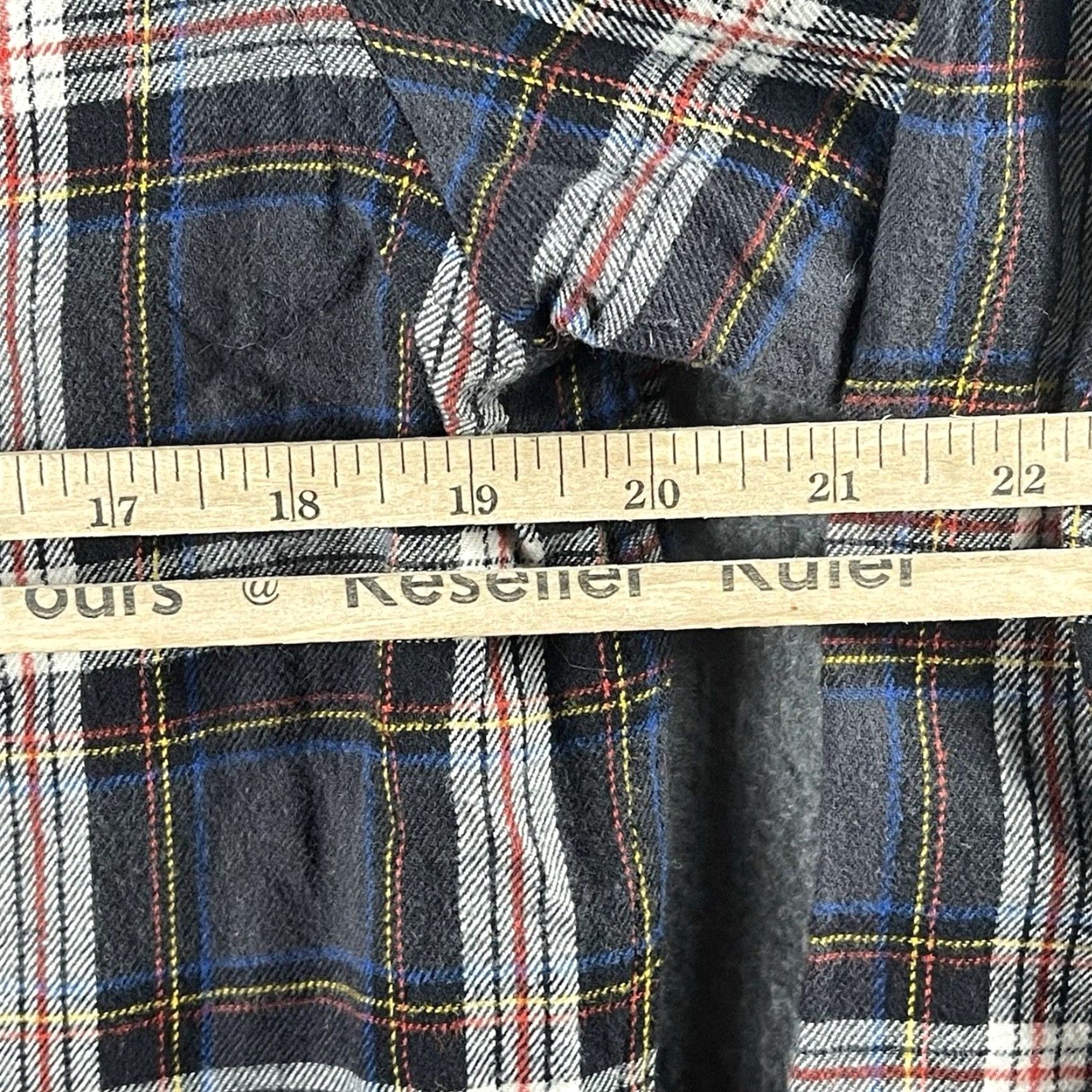Vintage St. Johns Bay Button Shirt Mens Small Gray Black Plaid Long Sleeve Super Soft Size US S / EU 44-46 / 1 - 4 Thumbnail