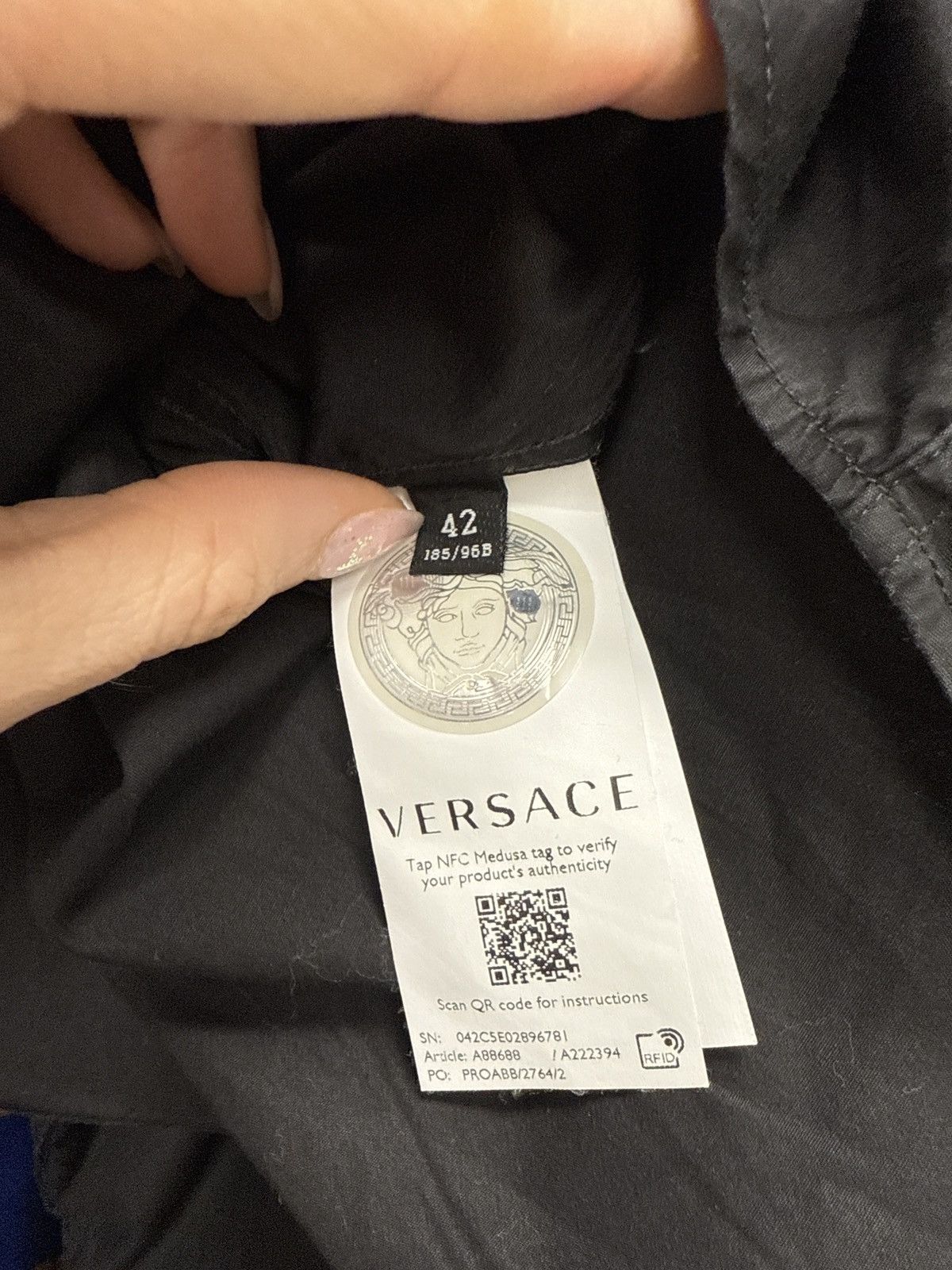 Versace Versace Button Down Black with Gold Embroidered Detailing 42 Size US XS / EU 42 / 0 - 5 Thumbnail