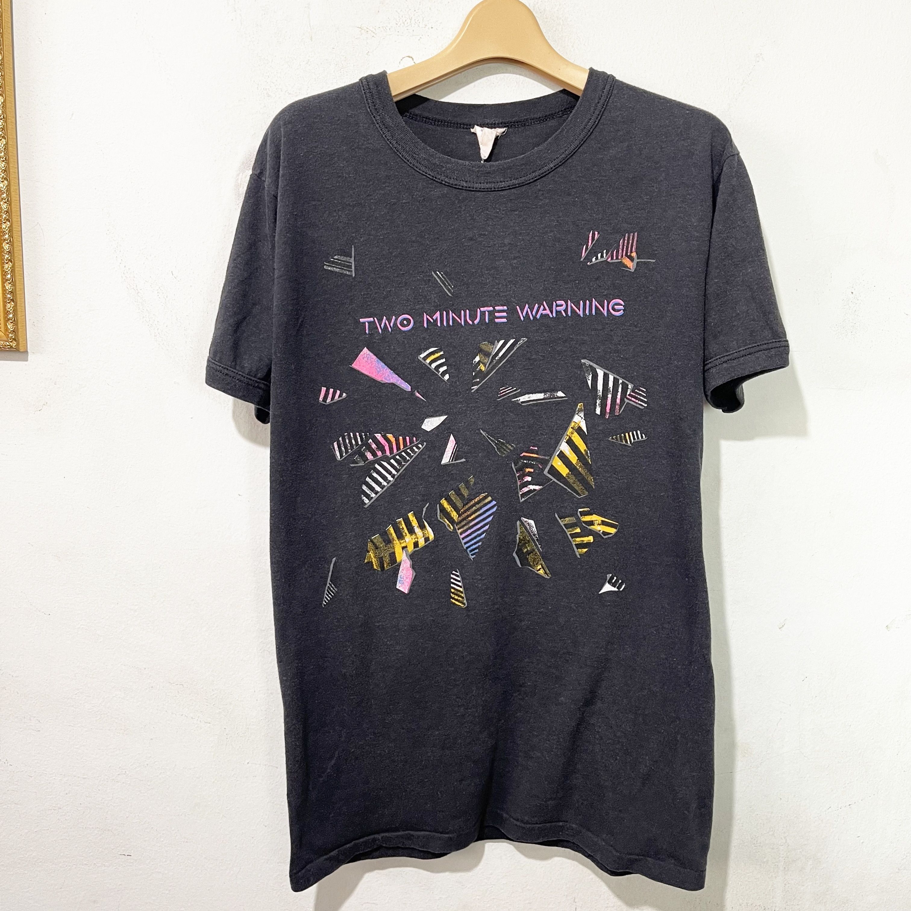 Band Tees Vintage 1985 The Angels Two Minute Warning Shirt Size US S / EU 44-46 / 1 - 1 Thumbnail