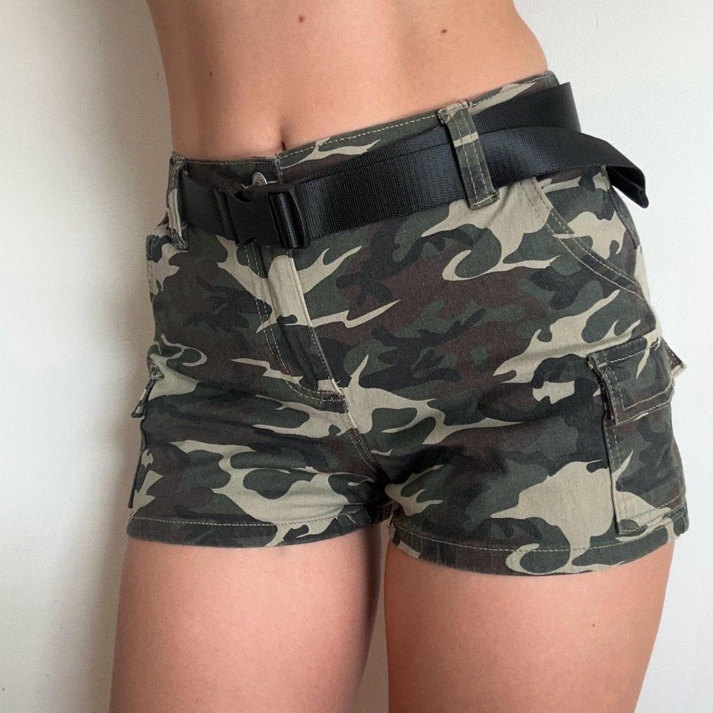Almost Famous Camo military cargo shorts with adjustable waist Size 25" / US 0 / IT 36 - 3 Thumbnail