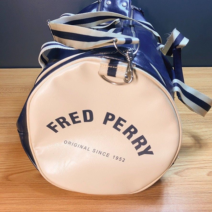 Fred Perry Fred Perry Retro Classic Barrel Holdall Bag Duffle Travel Size ONE SIZE - 4 Thumbnail