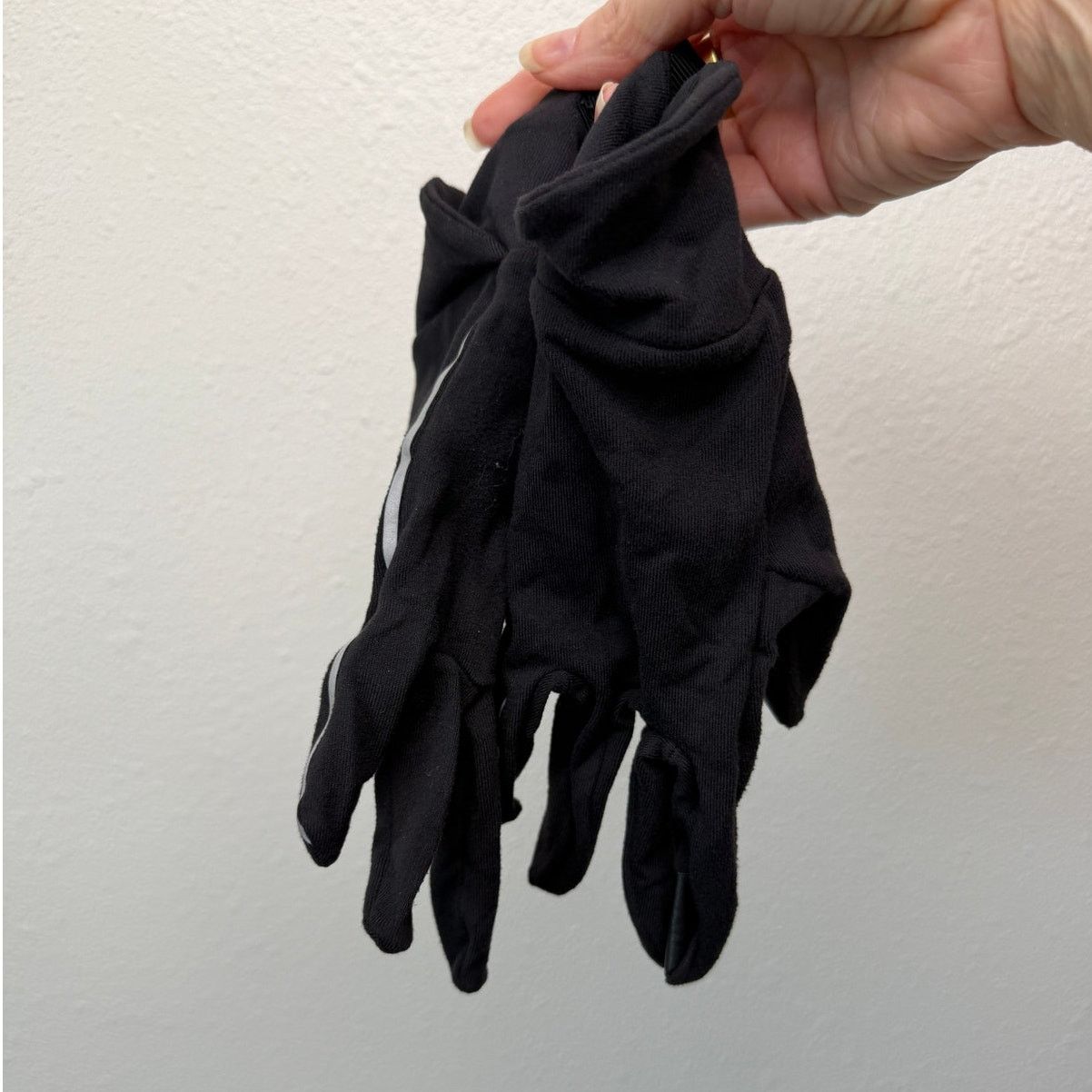 Lululemon Lululemon Run Gloves Black Women's Workout Gloves Size ONE SIZE - 4 Thumbnail