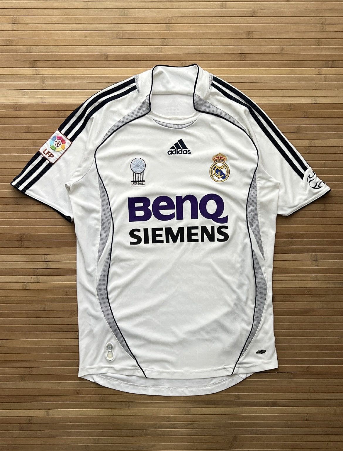 Adidas 2006 Real Madrid Home Kit Size US M / EU 48-50 / 2 - 1 Thumbnail