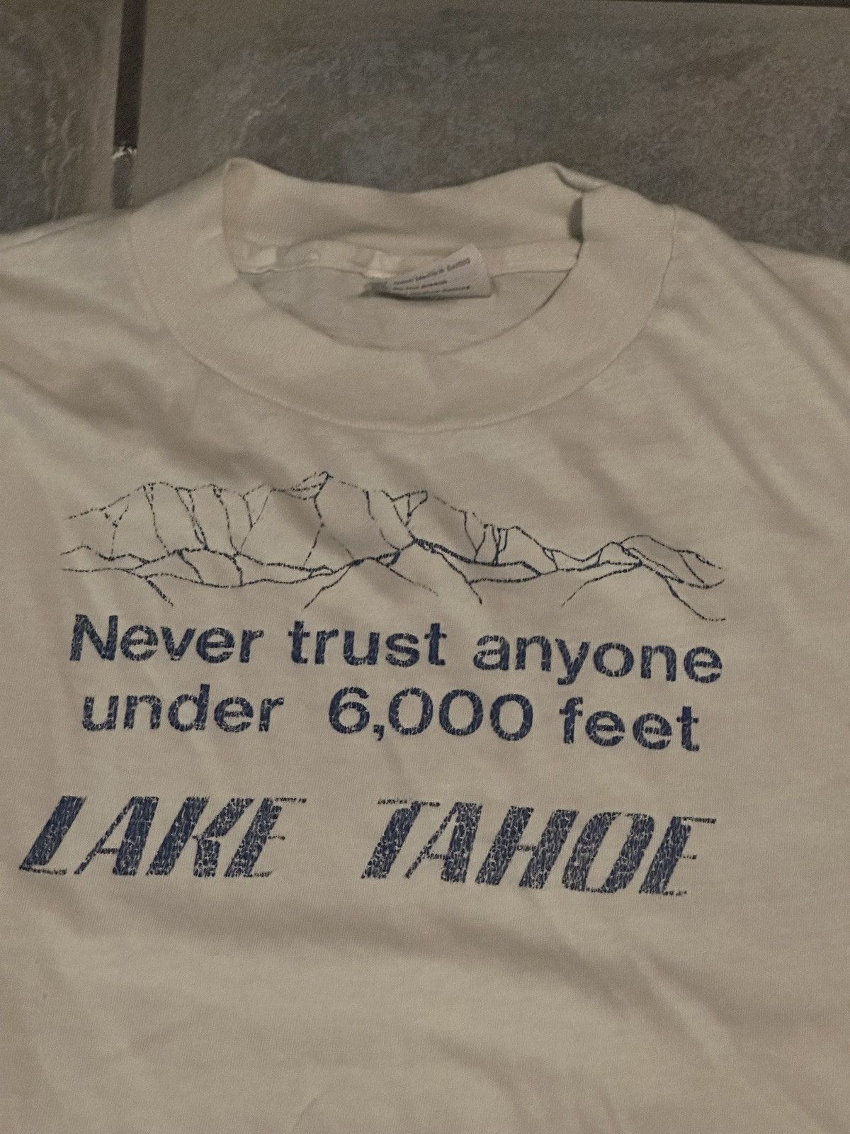 Unsound Rags × Vintage Vintage SINGLE STITCH NEVER TRUST ANYONE UNDER 6,000 Ft 90s Size US M / EU 48-50 / 2 - 4 Thumbnail