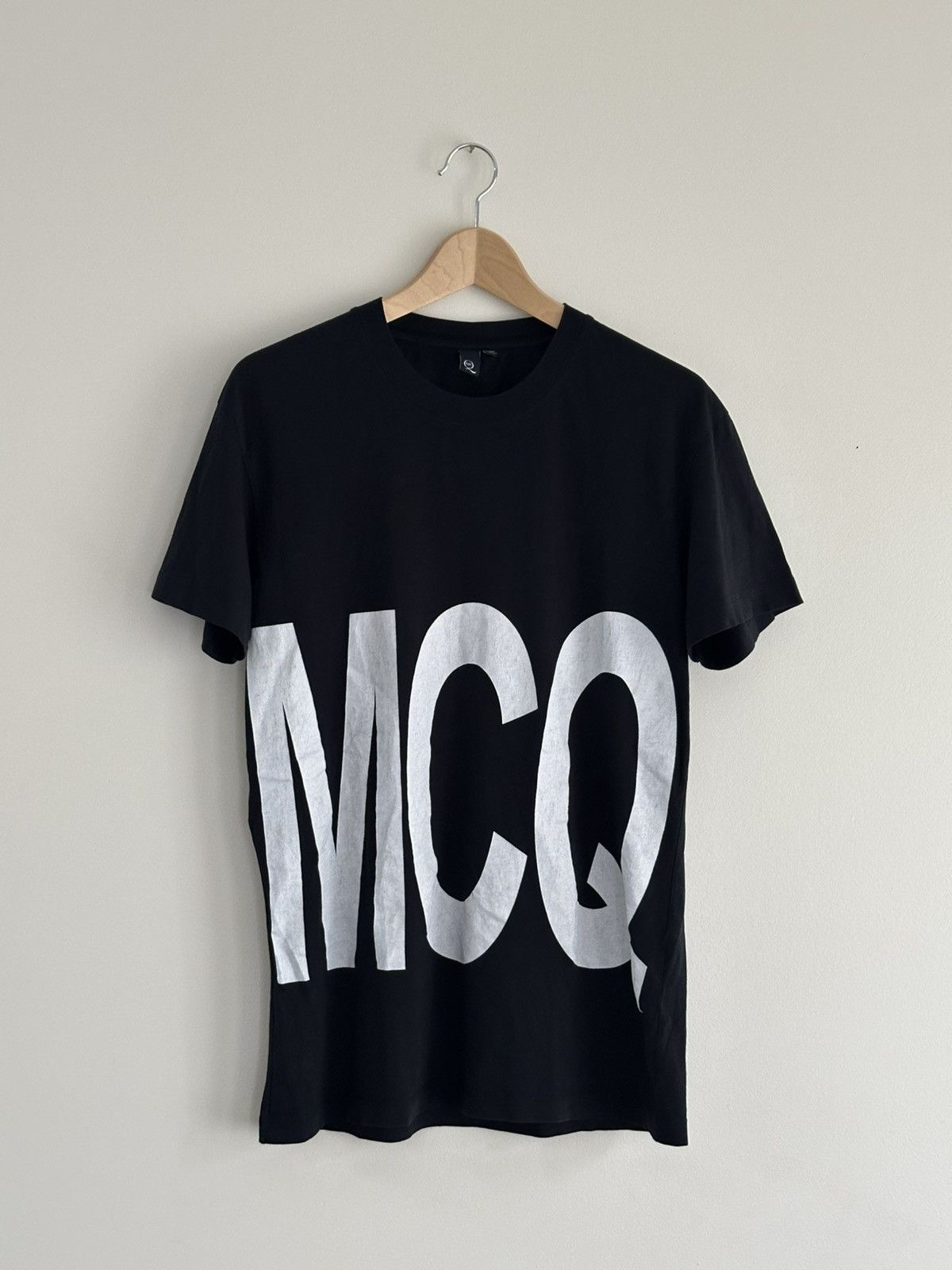 McQ Alexander McQueen Alexander McQueen Darkest Black Oversized MCQ Big Logo Tee S Size US S / EU 44-46 / 1 - 1 Thumbnail