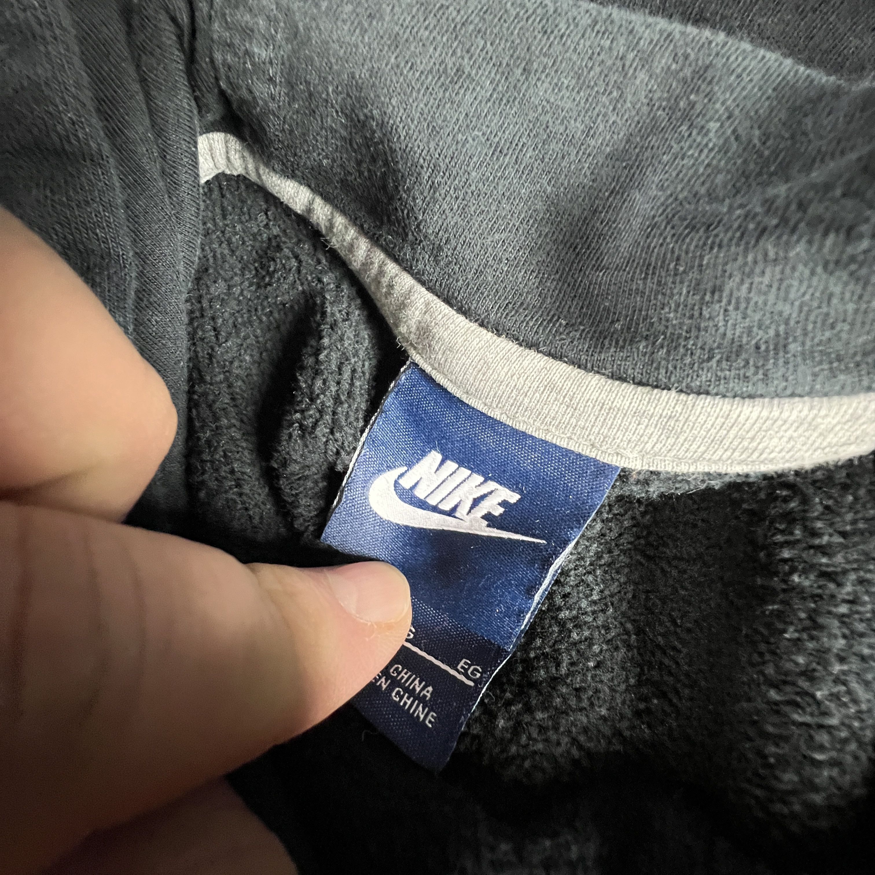 Nike Nike Sweatshirt Black Faded Swoosh Logo Pullover Hoodie Size US XL / EU 56 / 4 - 8 Thumbnail