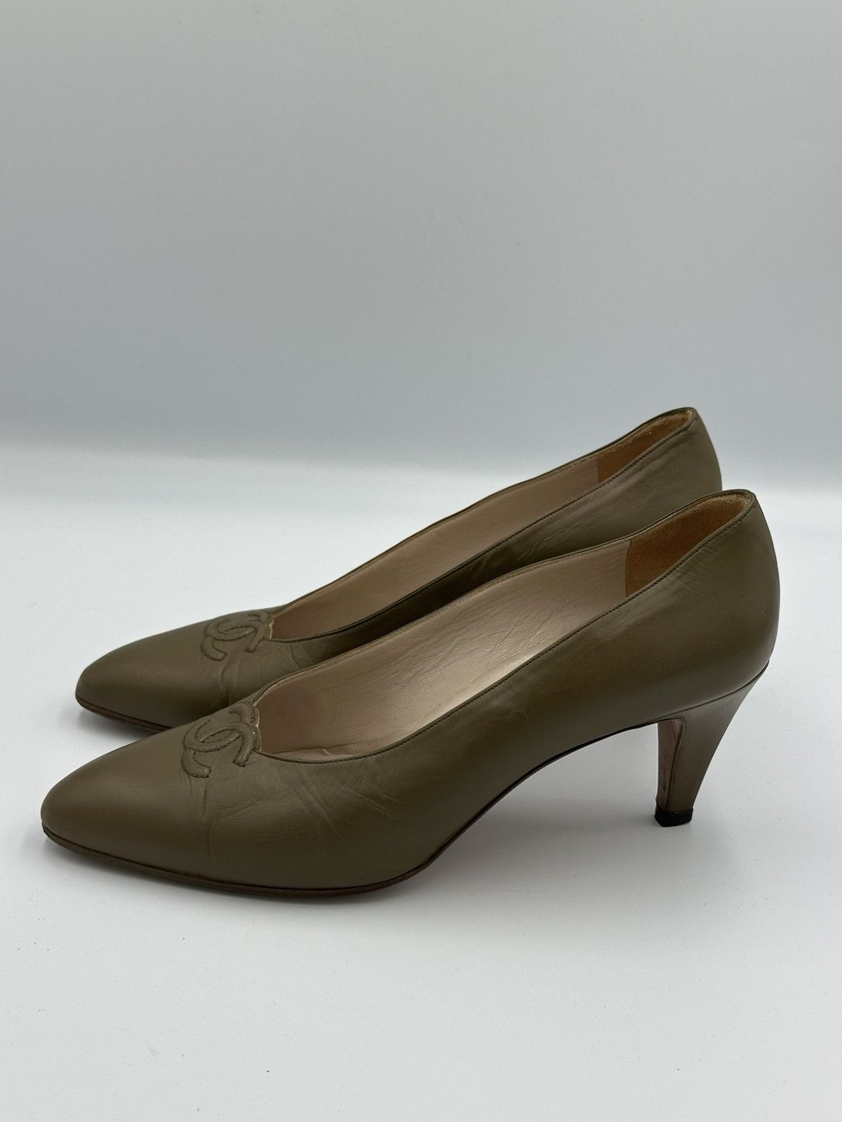 Chanel Chanel Olive Khaki Leather Pointed Toe Kitten Heel Pumps Size US 6.5 / IT 36.5 - 2 Thumbnail